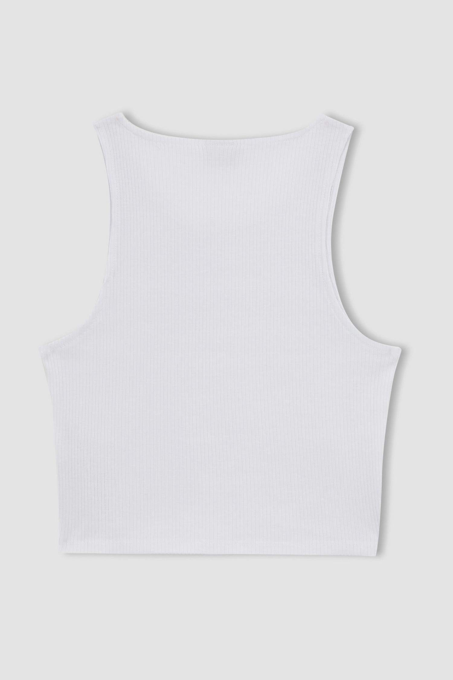 كروب توب برقبة مستديرة بدون أكمام  من DeFactoFit