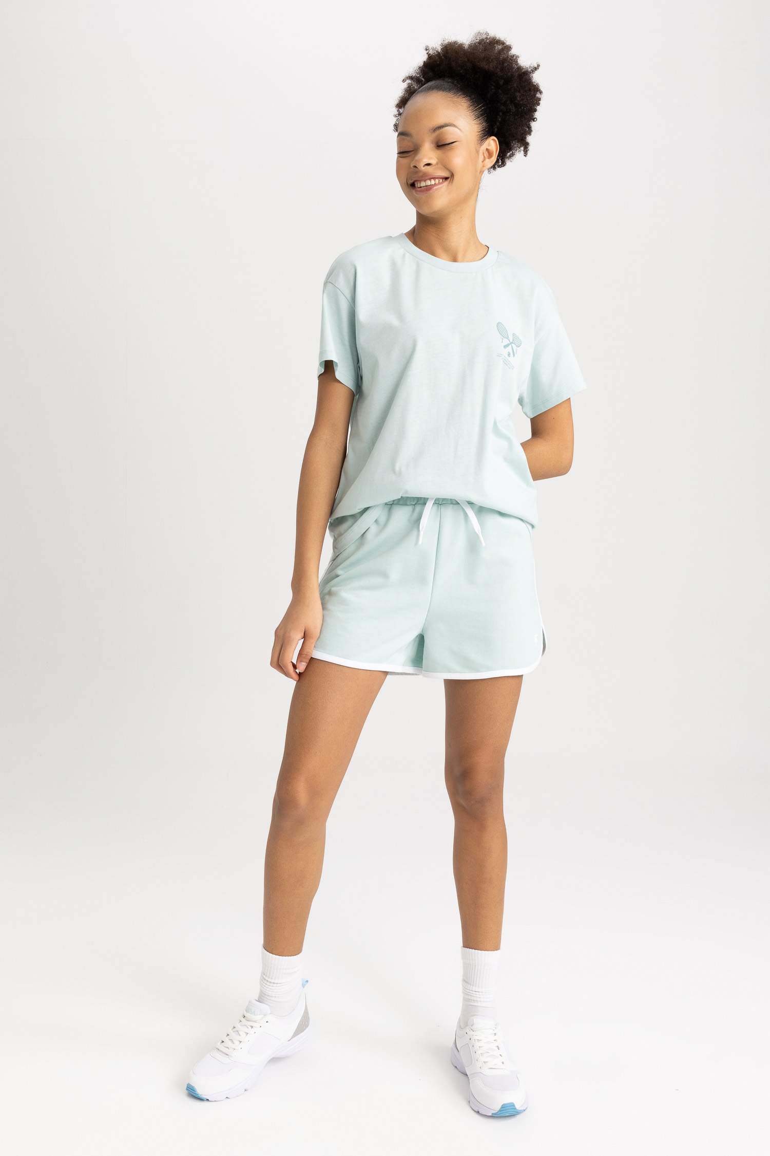 Standard Fit Sports Thin Fabric Shorts