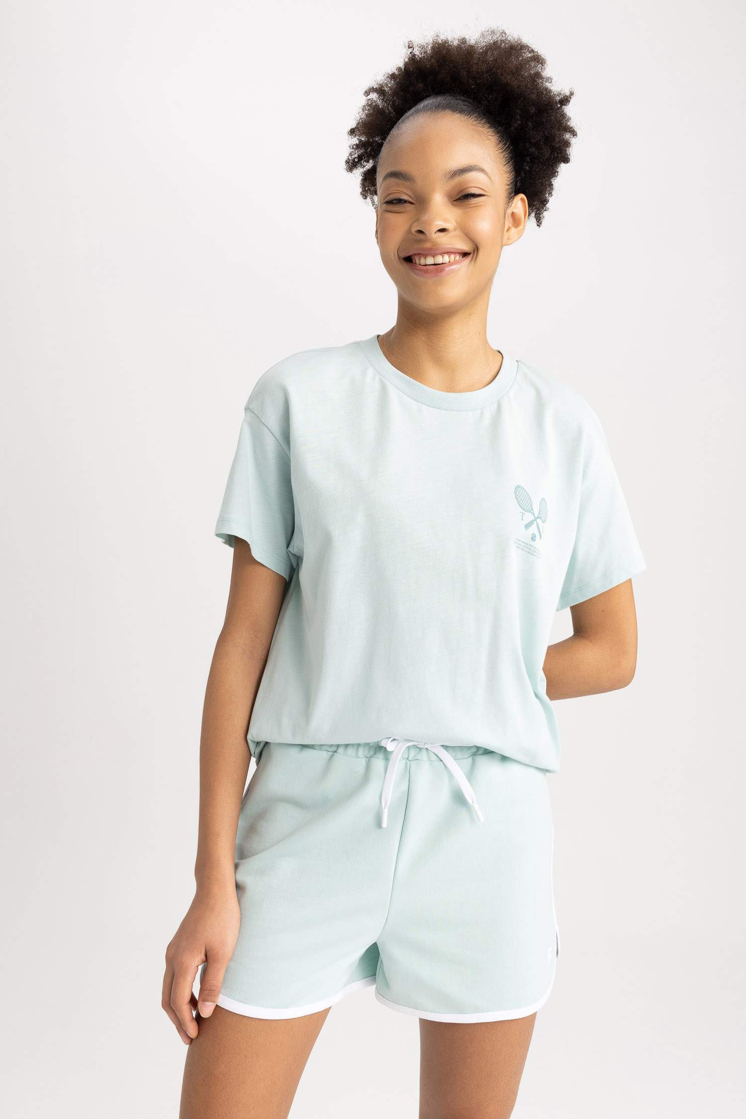 Standard Fit Sports Thin Fabric Shorts