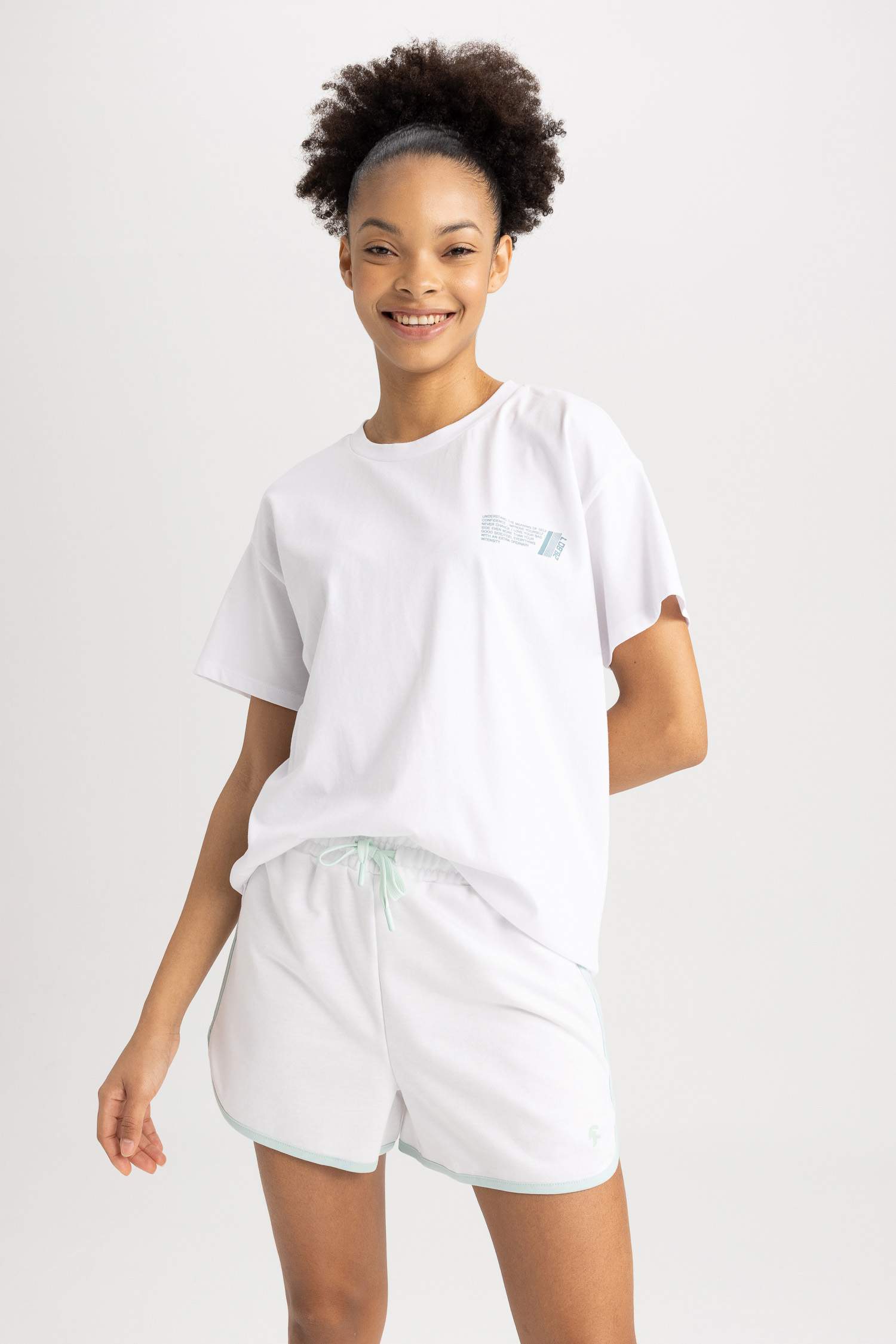 Standard Fit Sports Thin Fabric Shorts