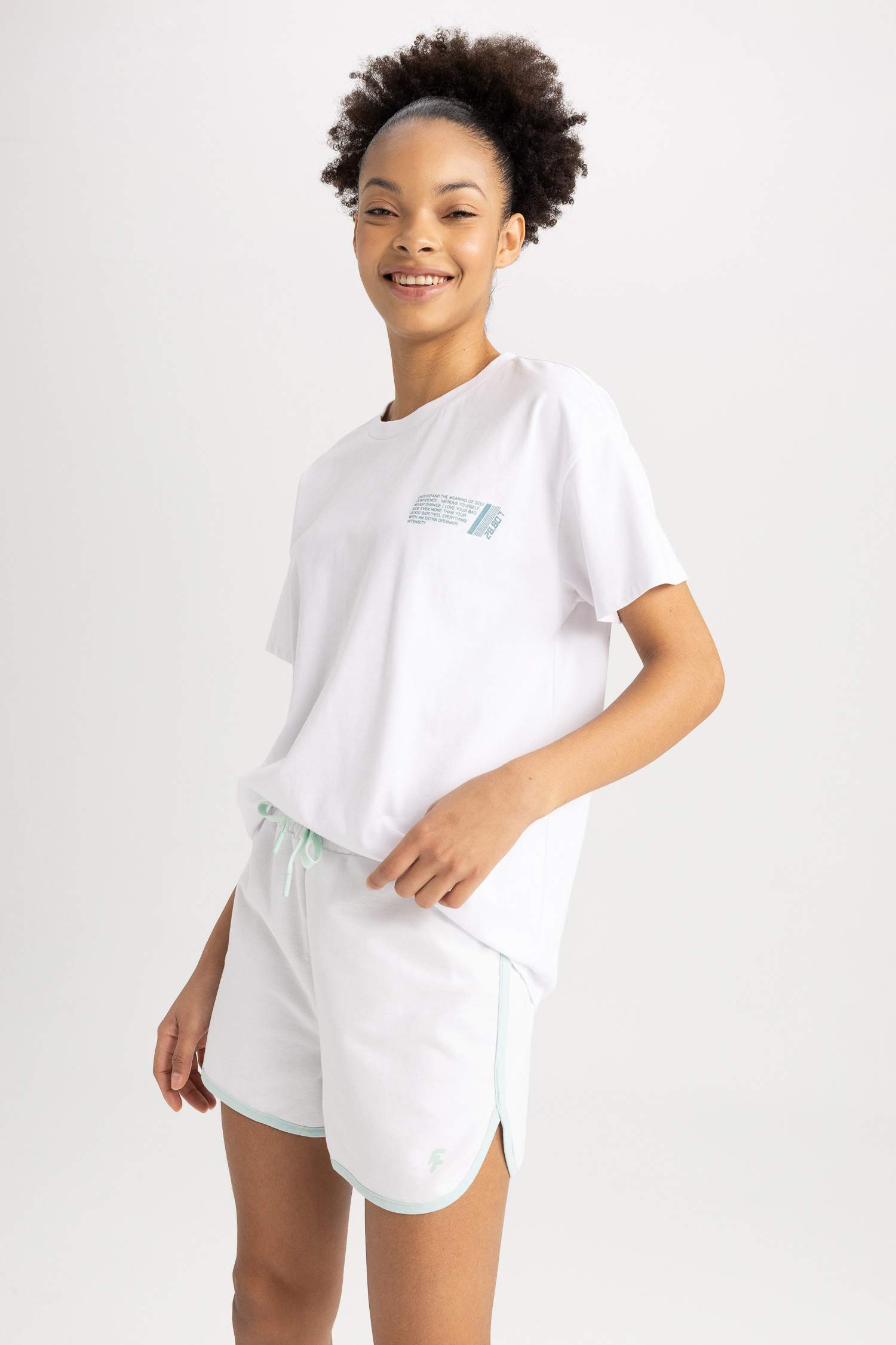 Standard Fit Sports Thin Fabric Shorts