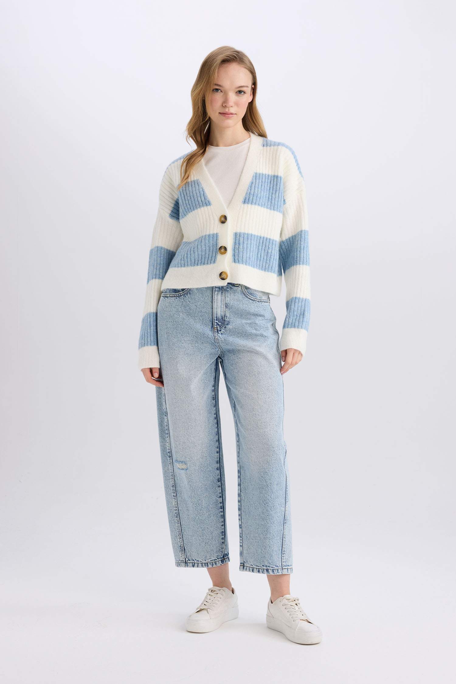 Regular Fit V Yaka Çizgili  Düğmeli Triko Hırka