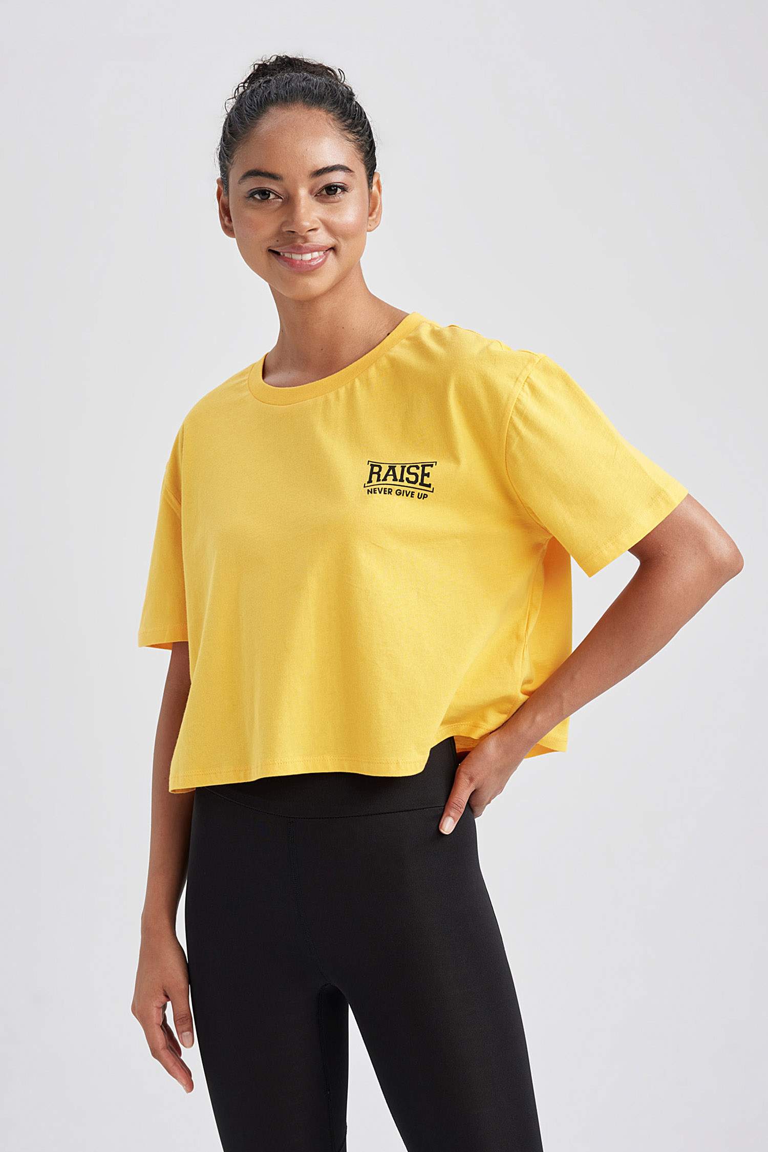 Defacto Fit Crop Crew Neck Sportsman Short Sleeve T-Shirt