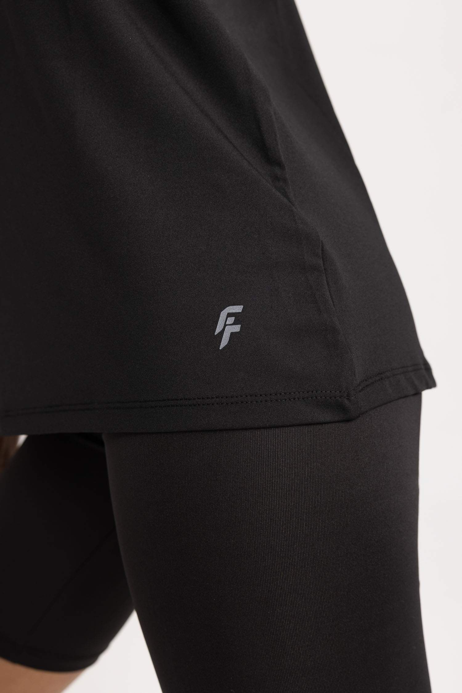 Long Fit Crew Neck Sports Undershirt