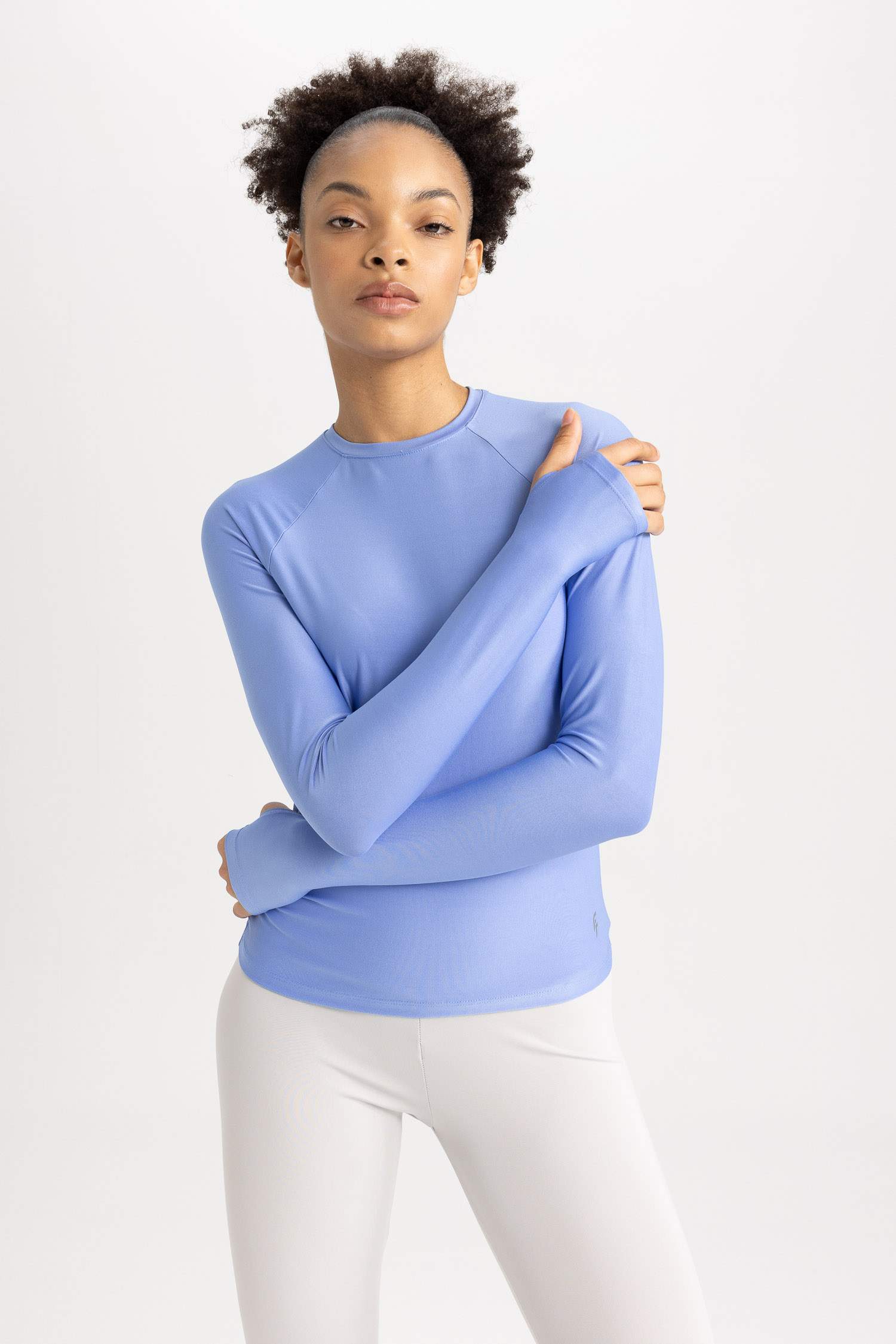 تي شيرت كم طويل قصة عادية بياقة مستديرة