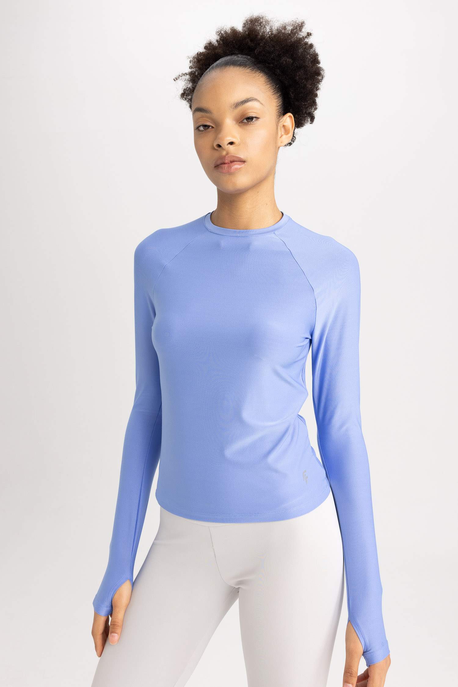 تي شيرت كم طويل قصة عادية بياقة مستديرة