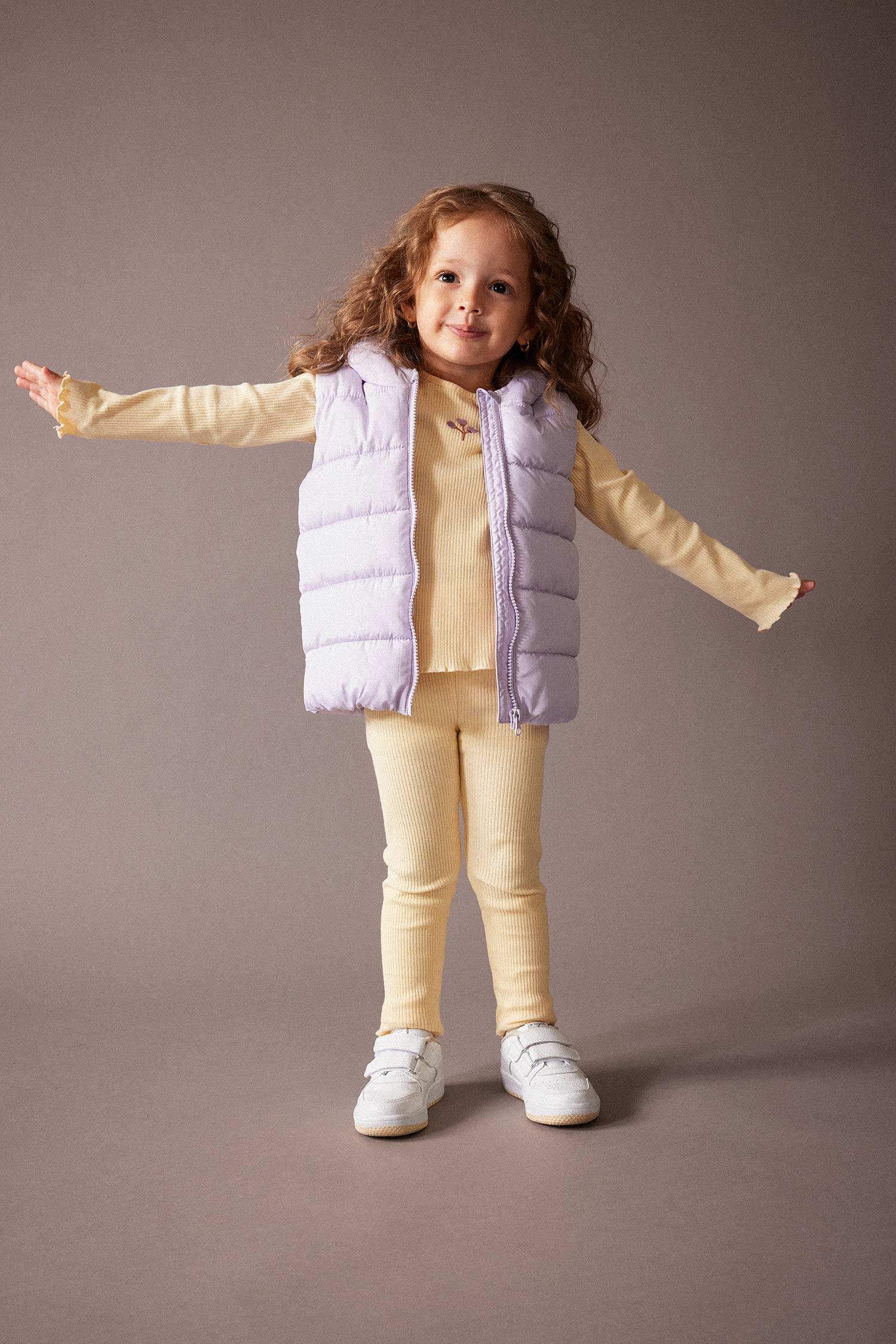 Жилет стандартного крою Мікро для малюків дівчаток