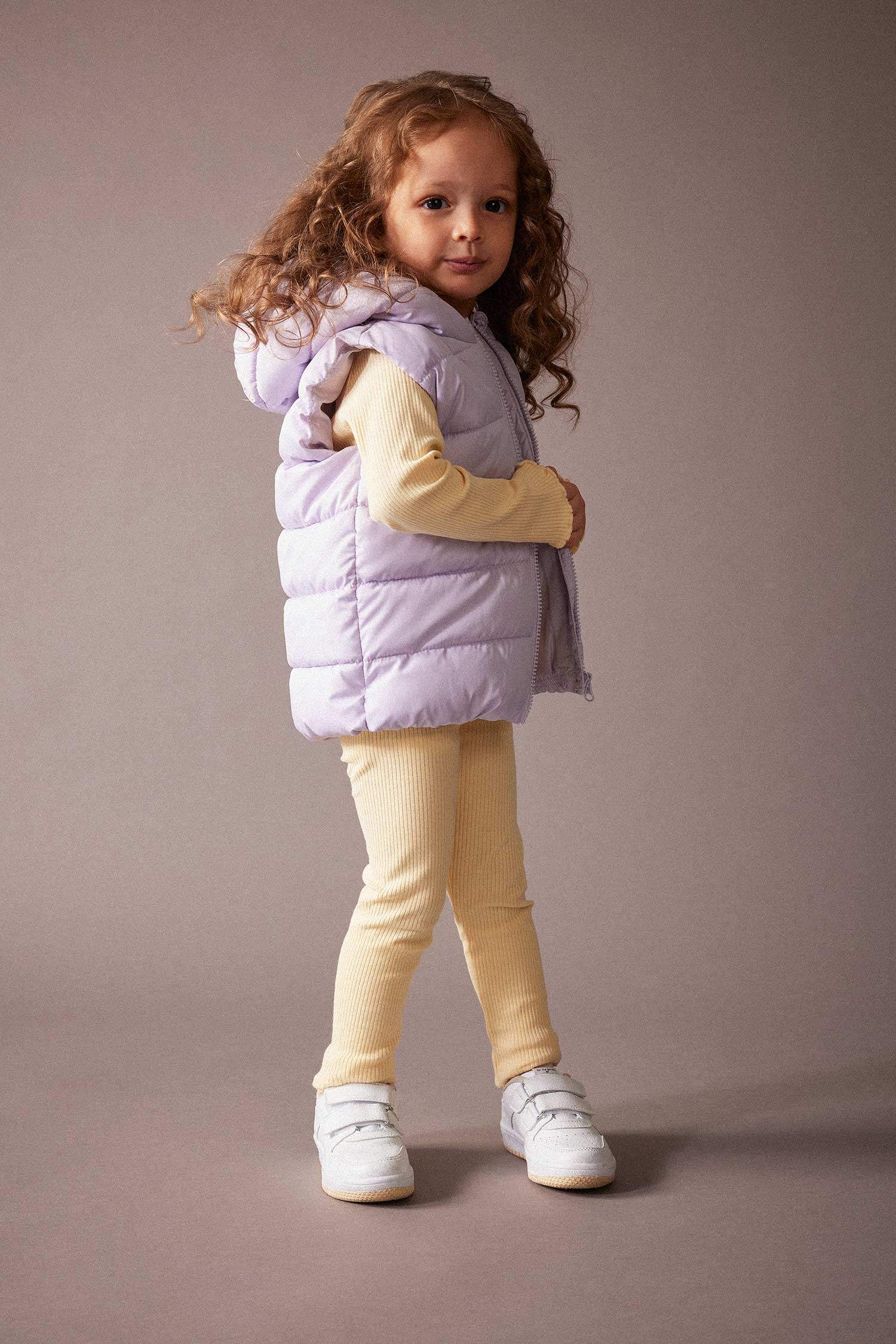 Жилет стандартного крою Мікро для малюків дівчаток