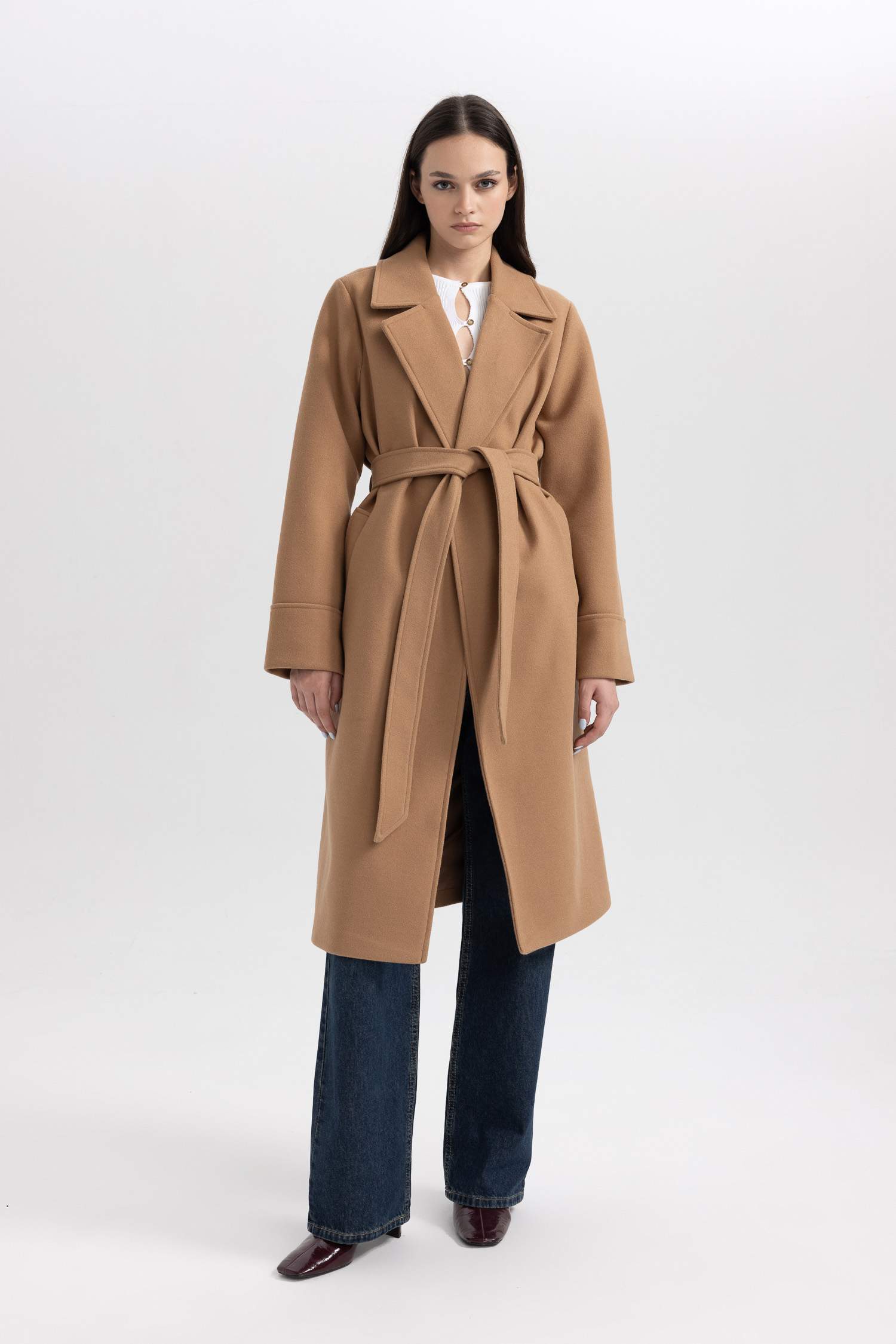 Regular Kalıp Kruvaze Yaka Cepli Kemerli Uzun Kaşe Kaban