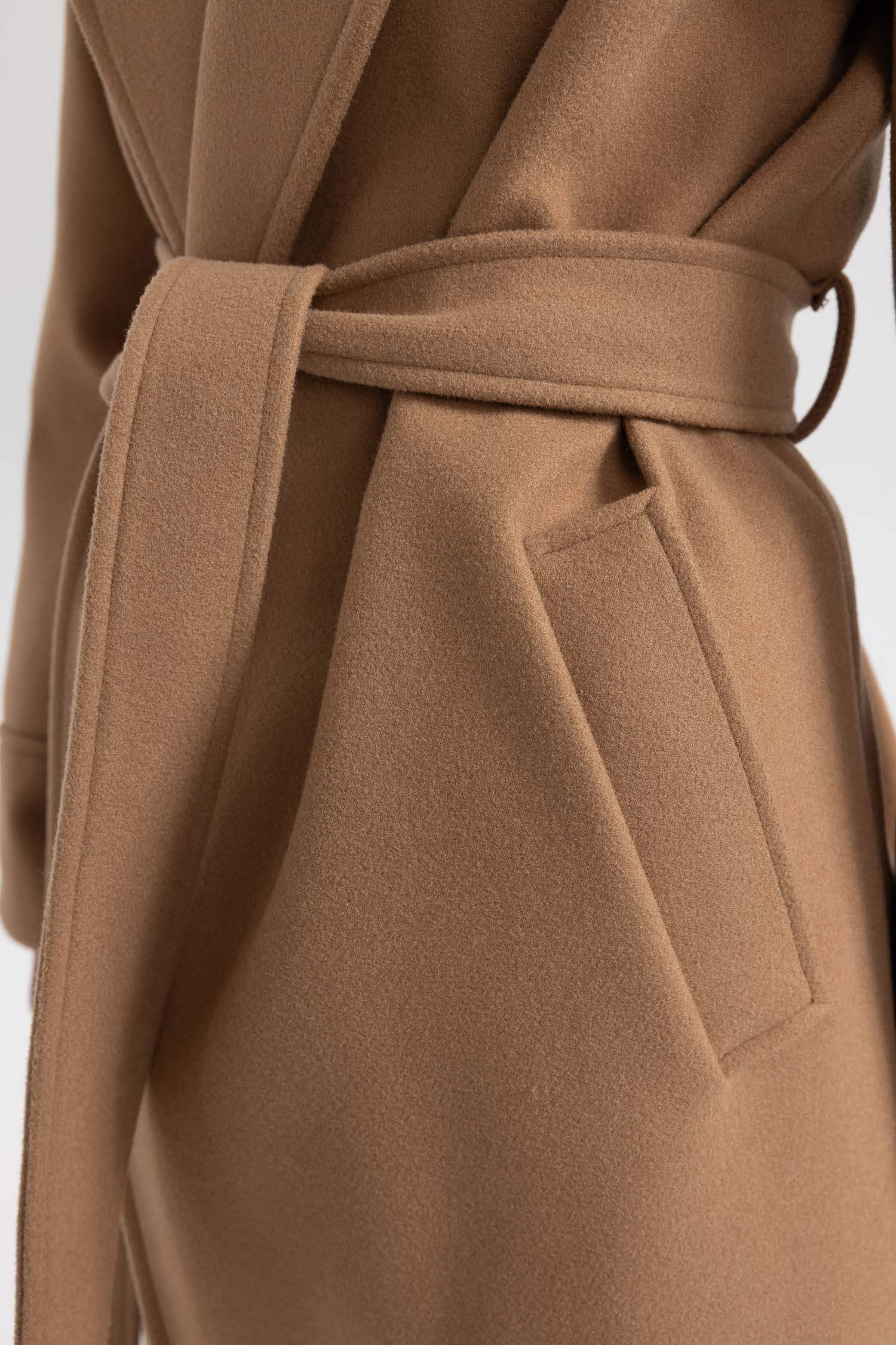 Regular Kalıp Kruvaze Yaka Cepli Kemerli Uzun Kaşe Kaban