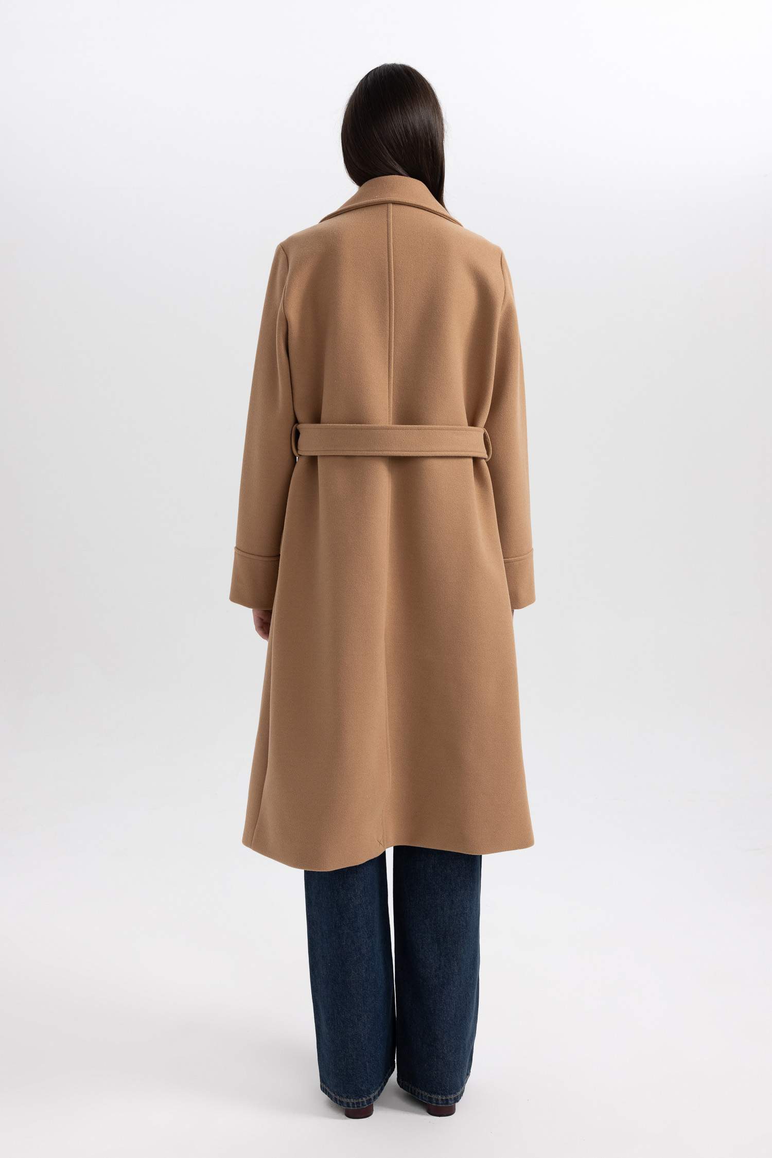 Regular Kalıp Kruvaze Yaka Cepli Kemerli Uzun Kaşe Kaban