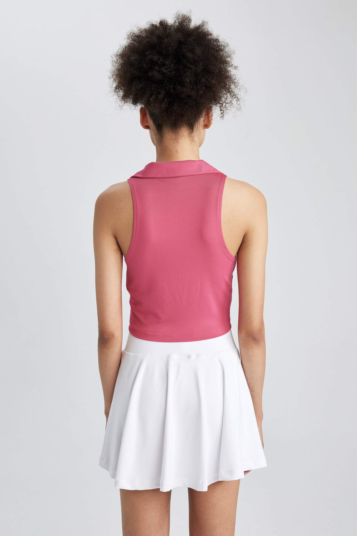 ديباردور رياضي برقبة بولو من DeFactoFit