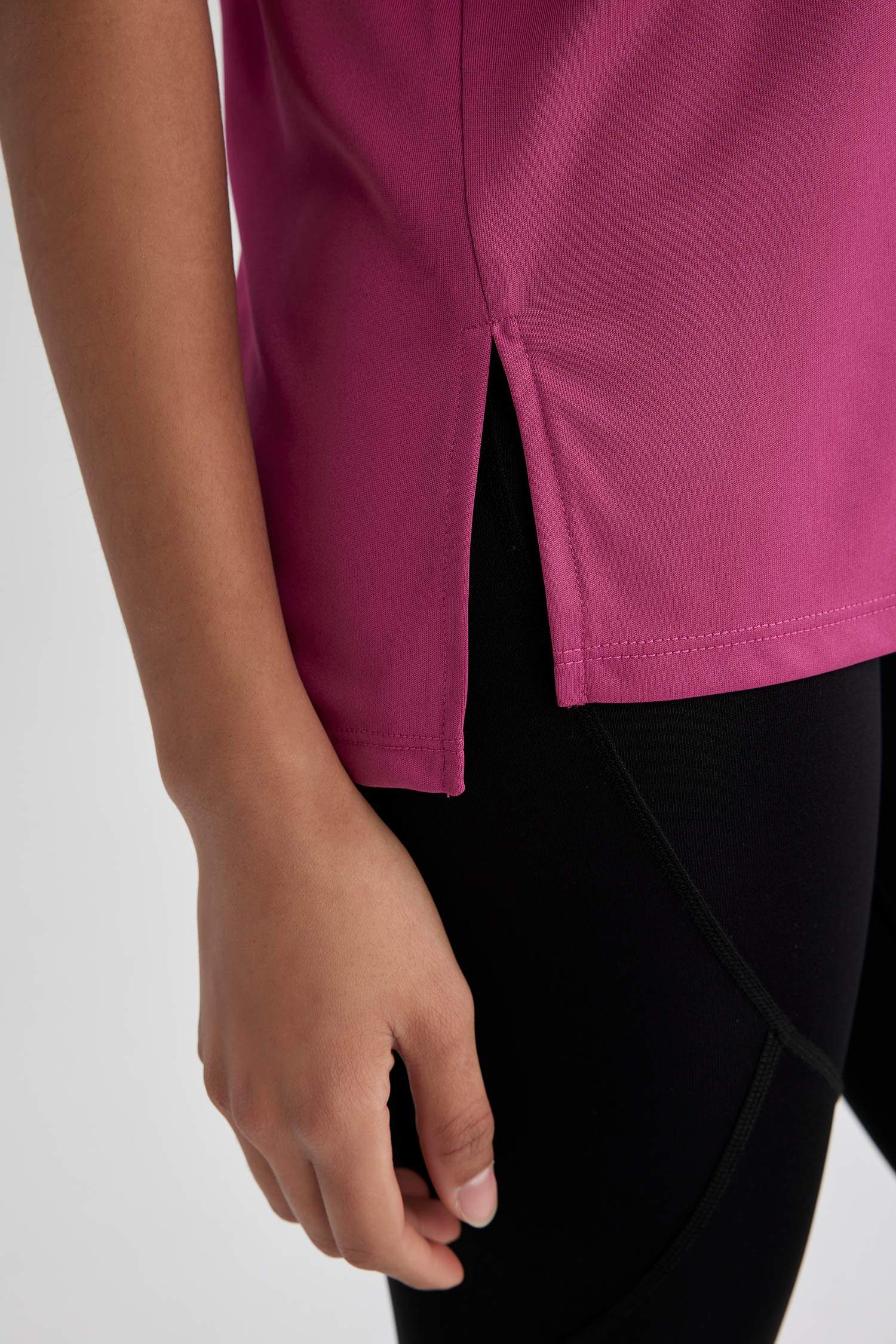 DeFactoFit Loose Fit Bisiklet Yaka Baskılı Sporcu Kısa Kollu Tişört