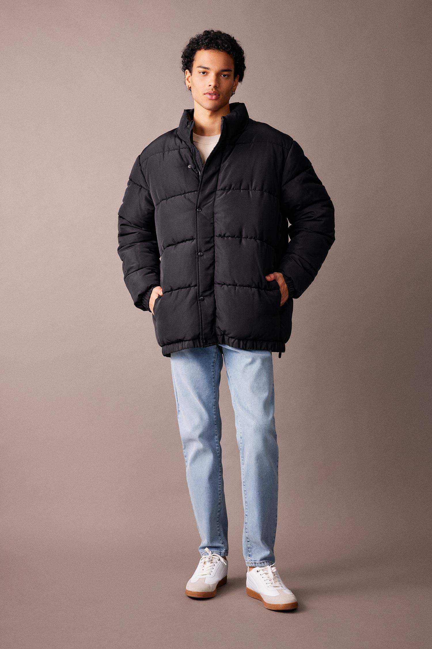 Fermuarlı Çıtçıtlı Cepli Dik Yaka Şişme Mont