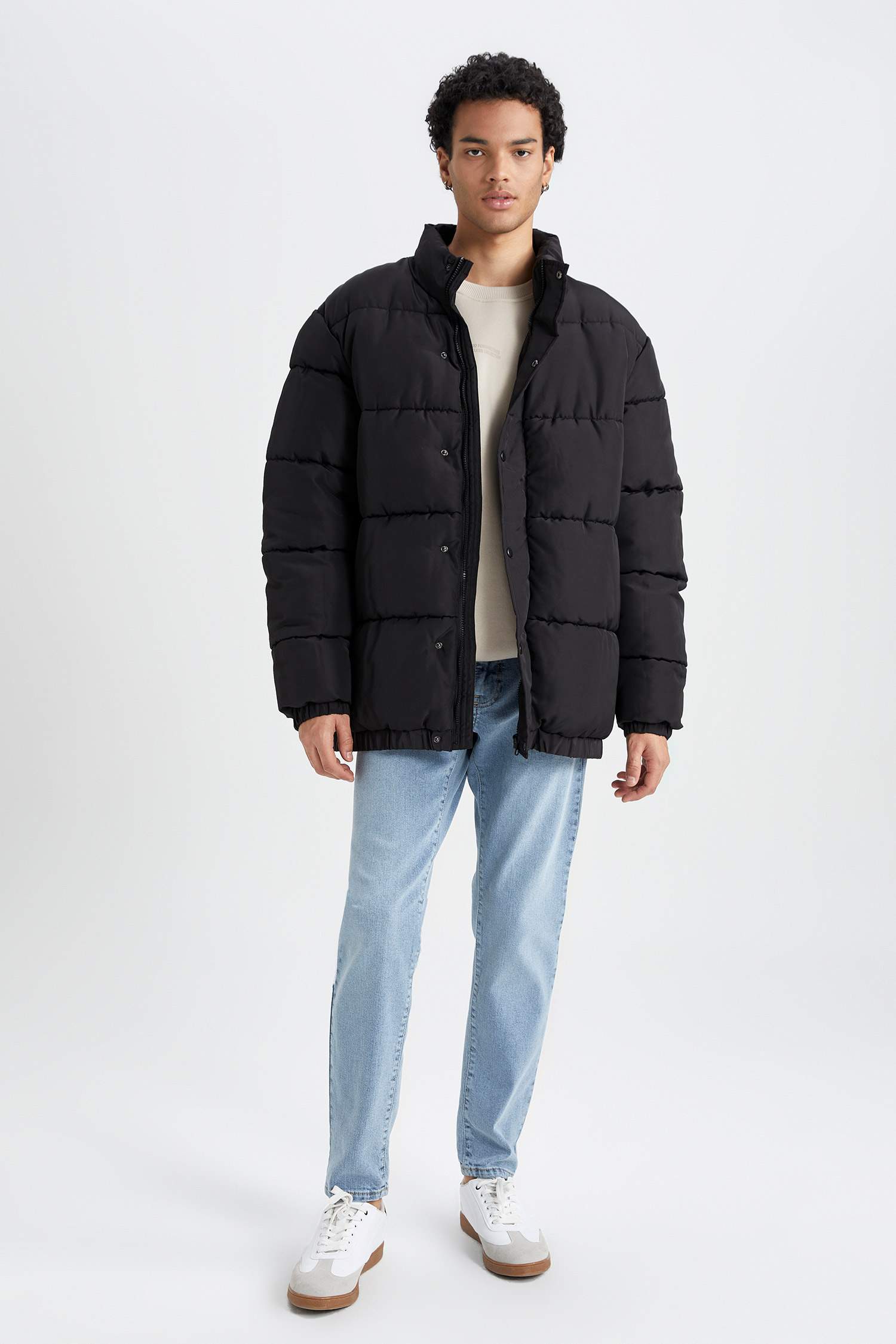 Fermuarlı Çıtçıtlı Cepli Dik Yaka Şişme Mont