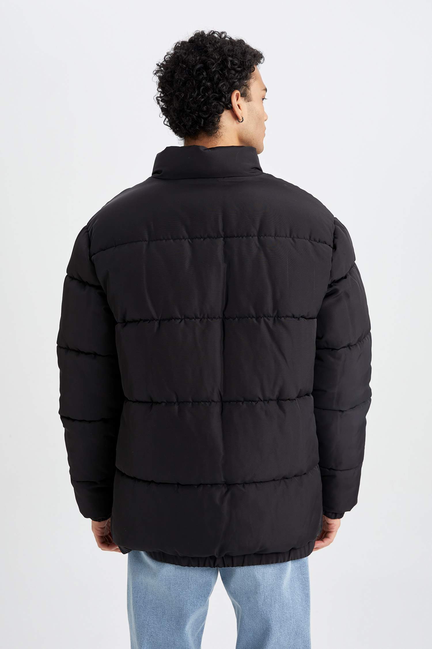 Fermuarlı Çıtçıtlı Cepli Dik Yaka Şişme Mont