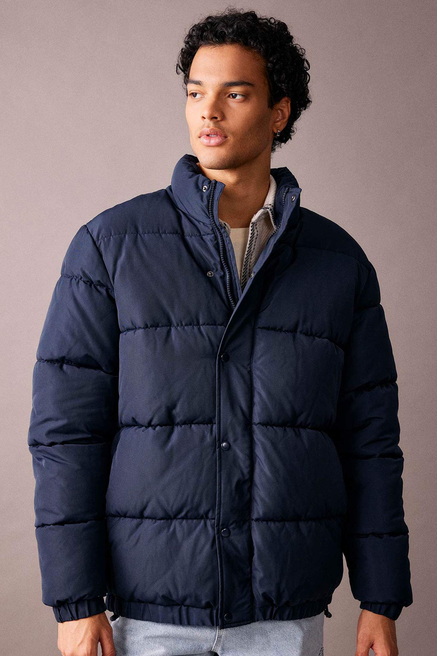 Fermuarlı Çıtçıtlı Cepli Dik Yaka Şişme Mont