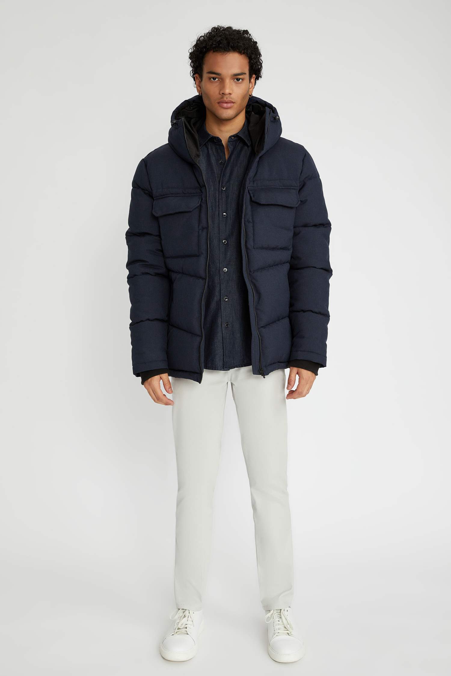 Slim Fit Dar Kesim Şişme Mont Kapüşonlu Fermuarlı Çift Cepli