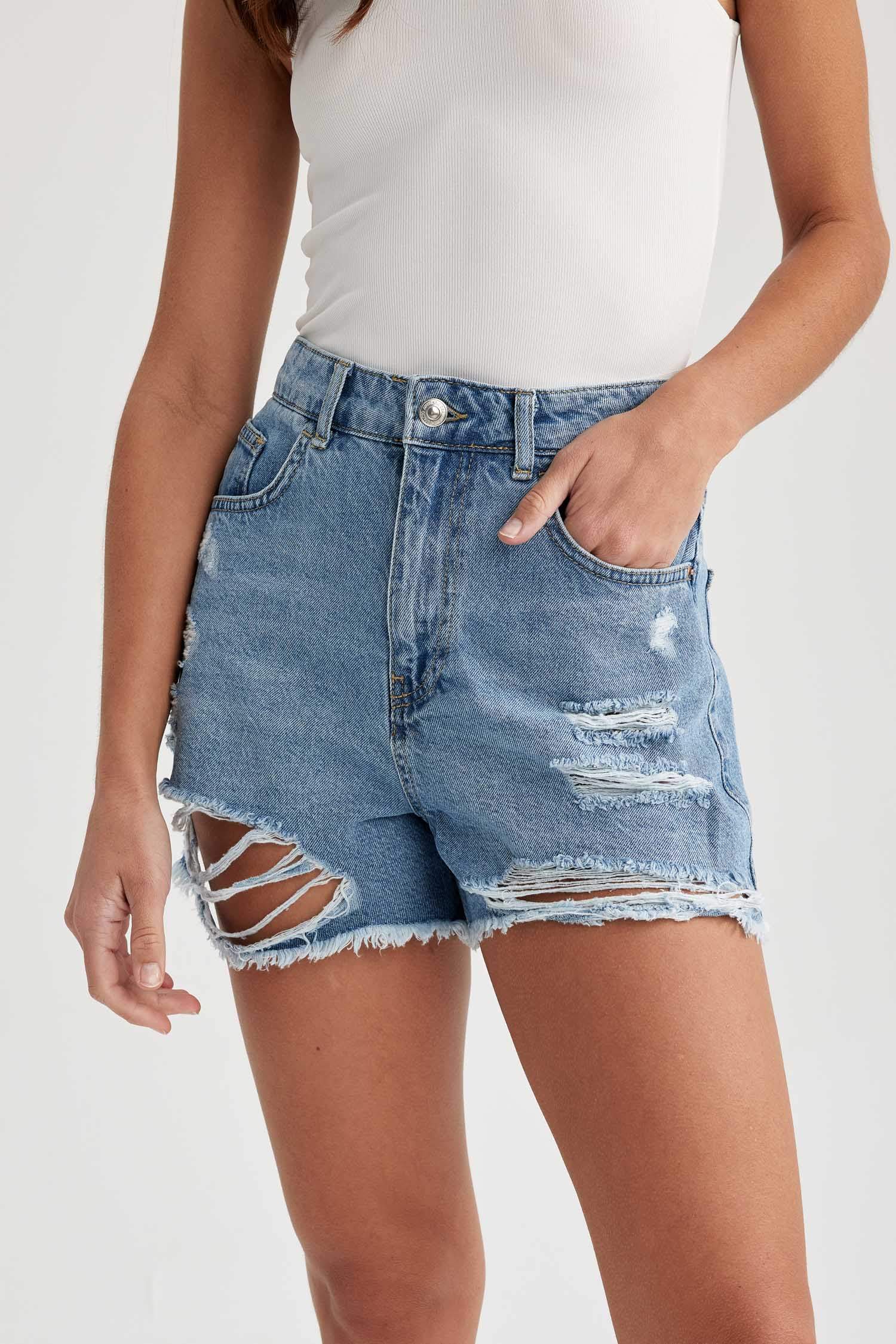 Mom Fit Normal Waist Cropped-Tip Jean Shorts