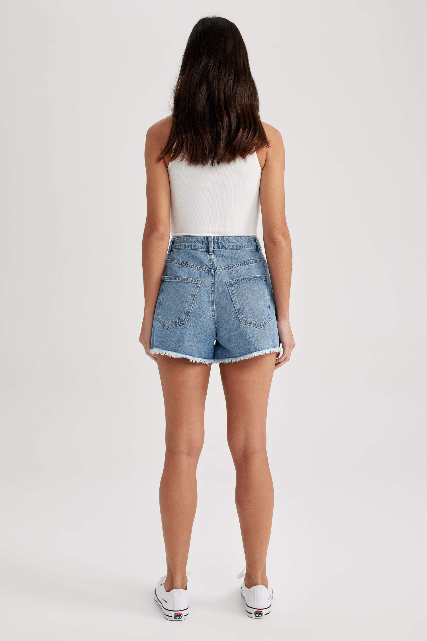Mom Fit Normal Waist Cropped-Tip Jean Shorts