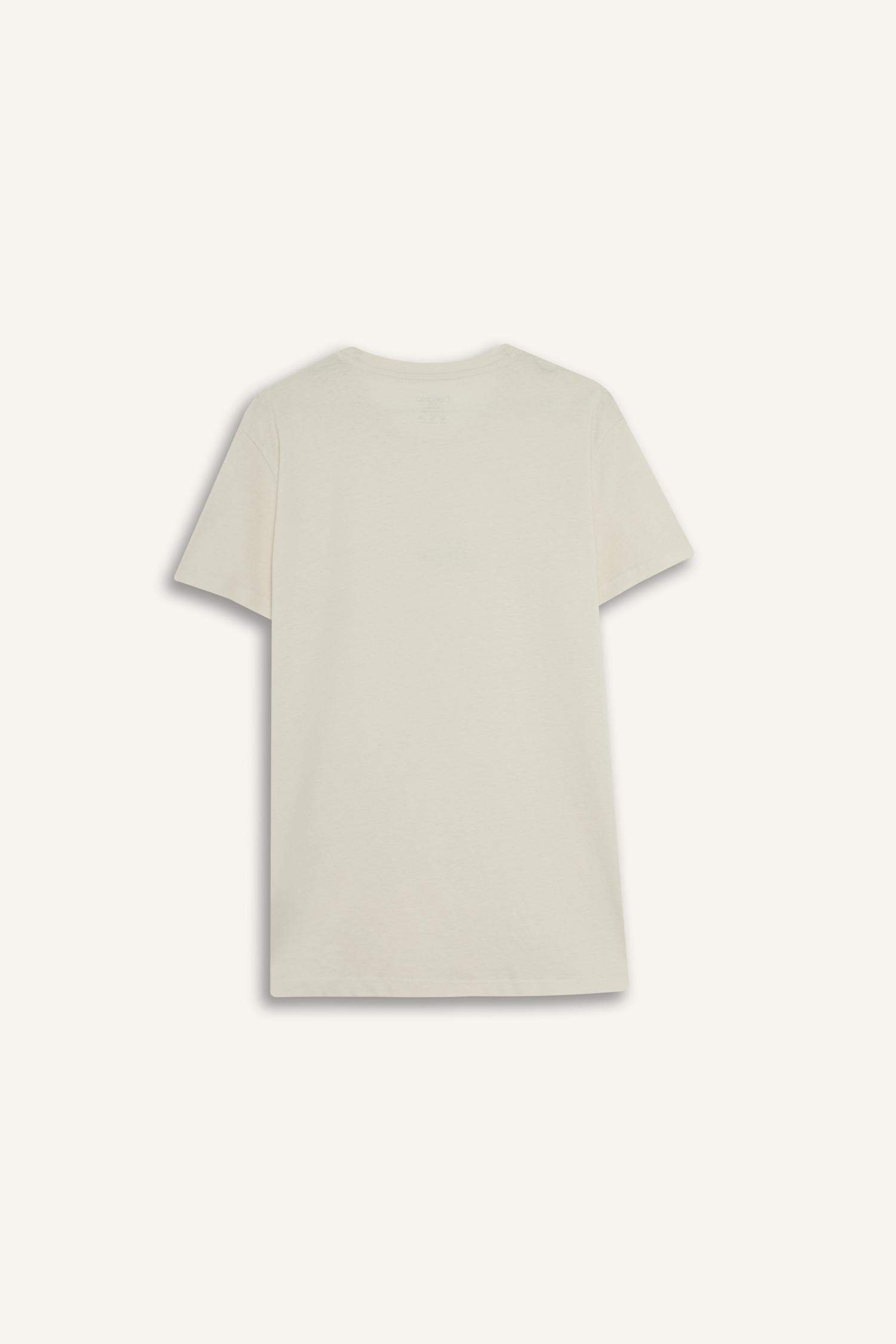 تيشيرت نص ردن سليم فيت بياخة مستديرة