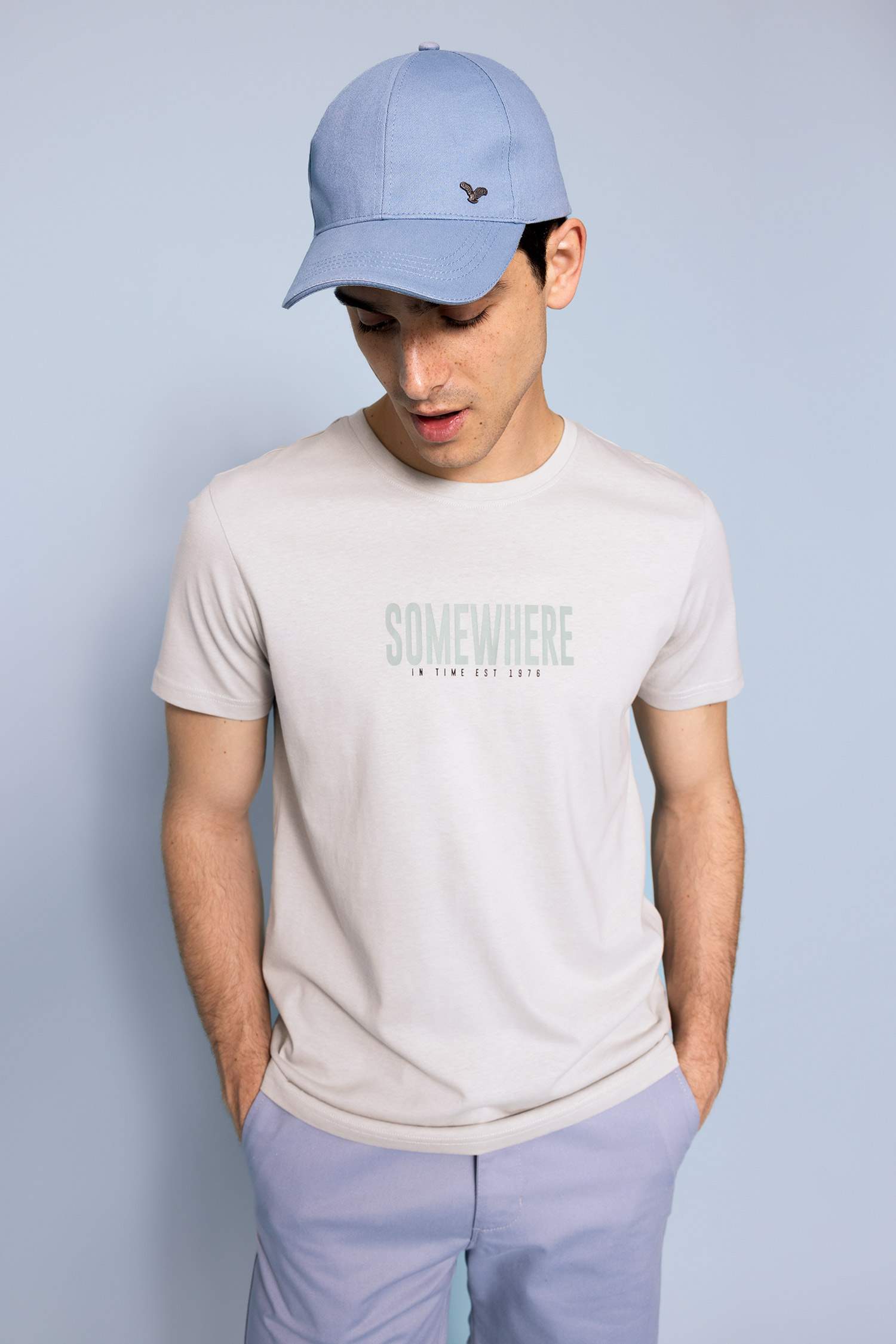 дөңгелек жаға минималл Қысқа жеңді футболка