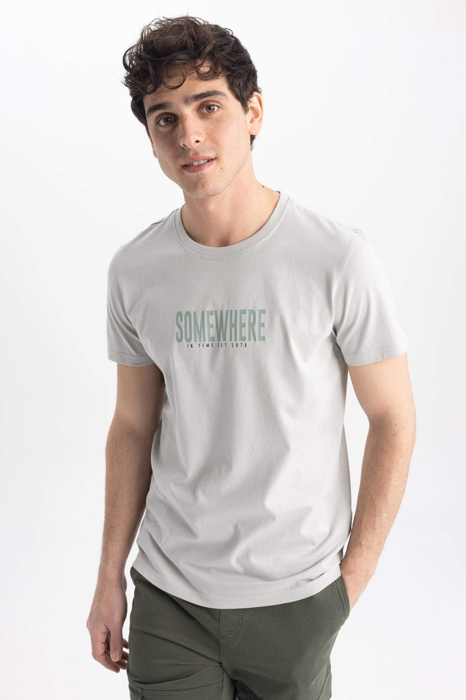 дөңгелек жаға минималл Қысқа жеңді футболка