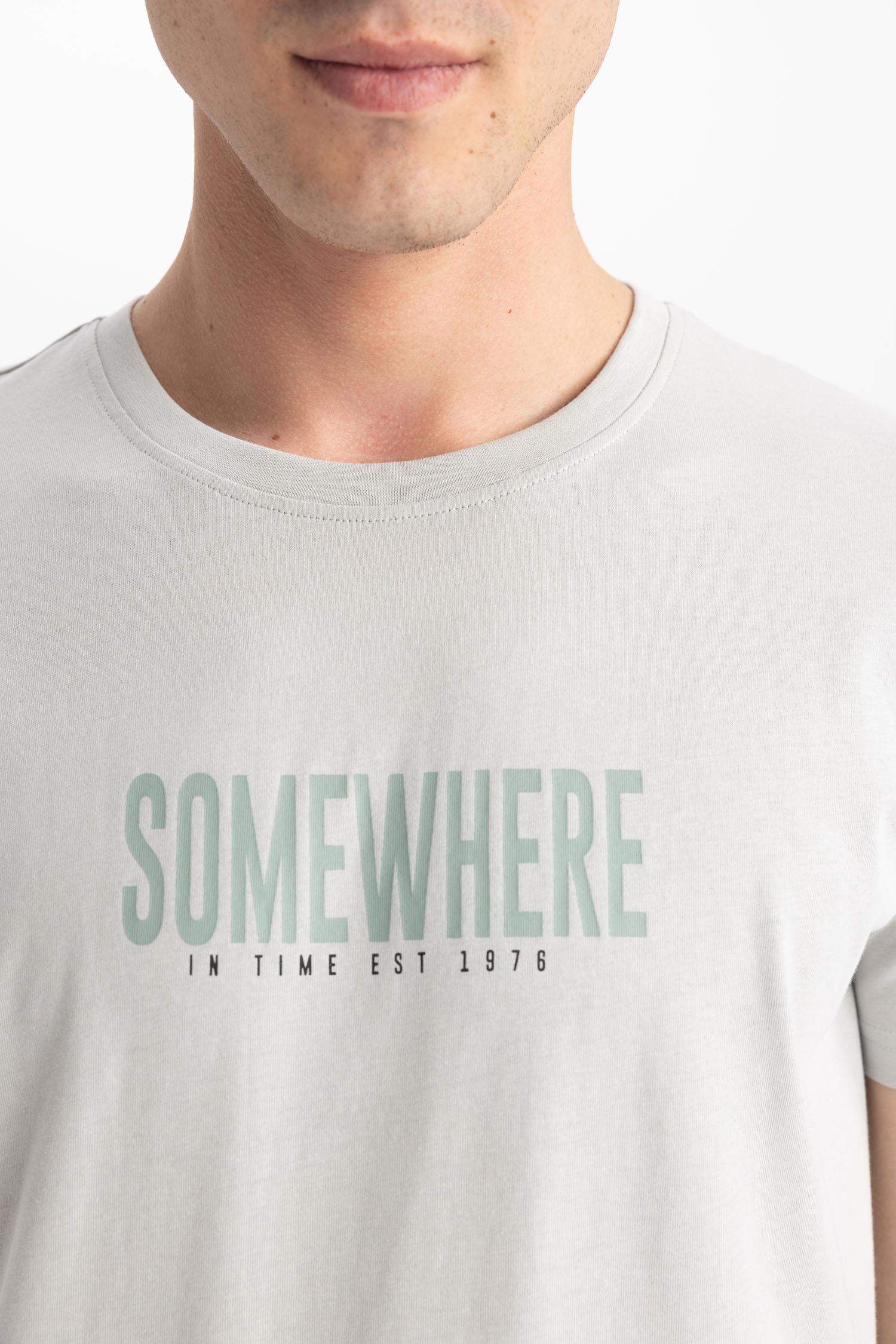 дөңгелек жаға минималл Қысқа жеңді футболка