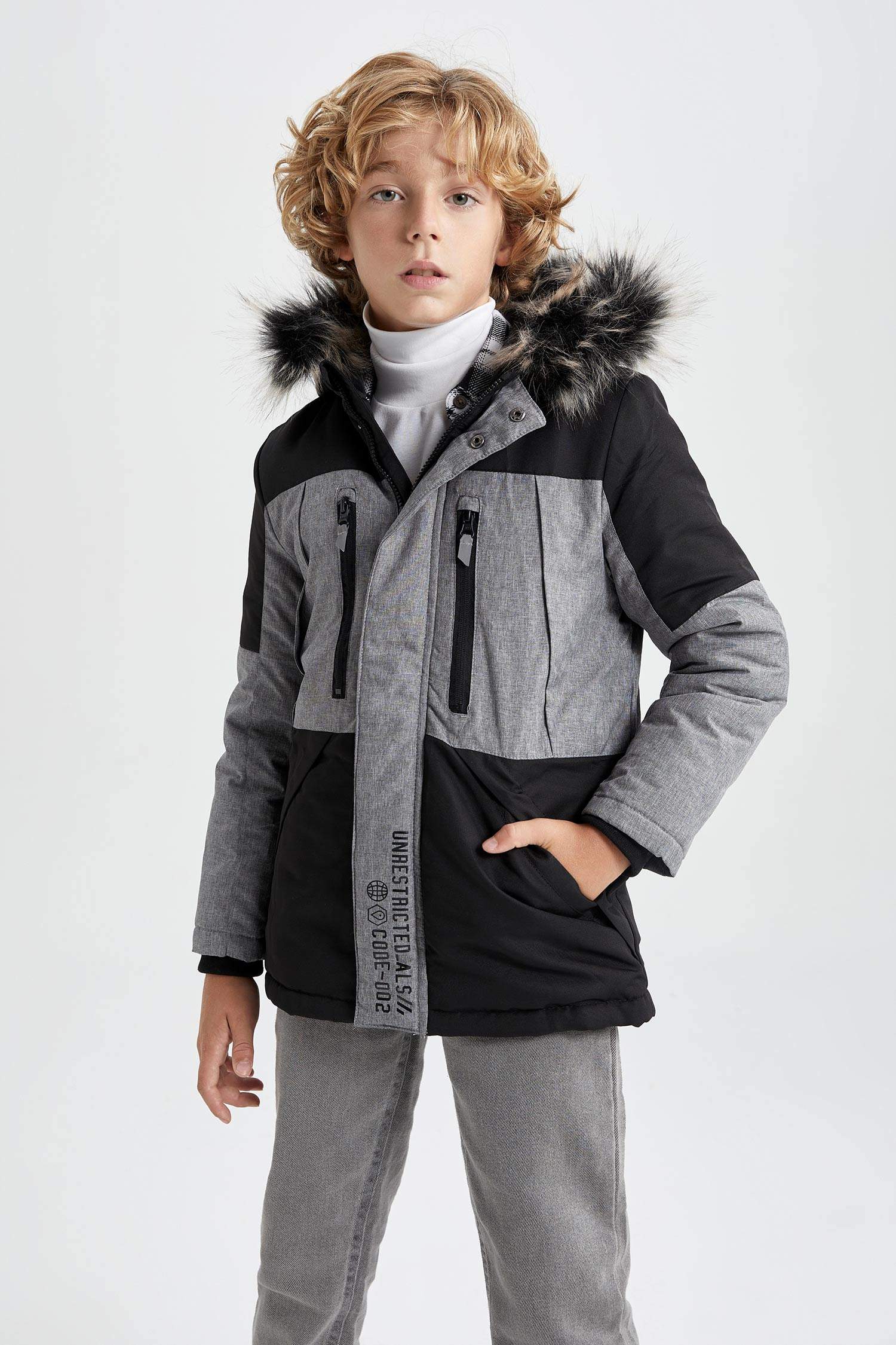 Erkek Çocuk Su İtici Kapüşonlu Çıkarılabilir Suni Kürk Polar Astarlı Şişme Kaban