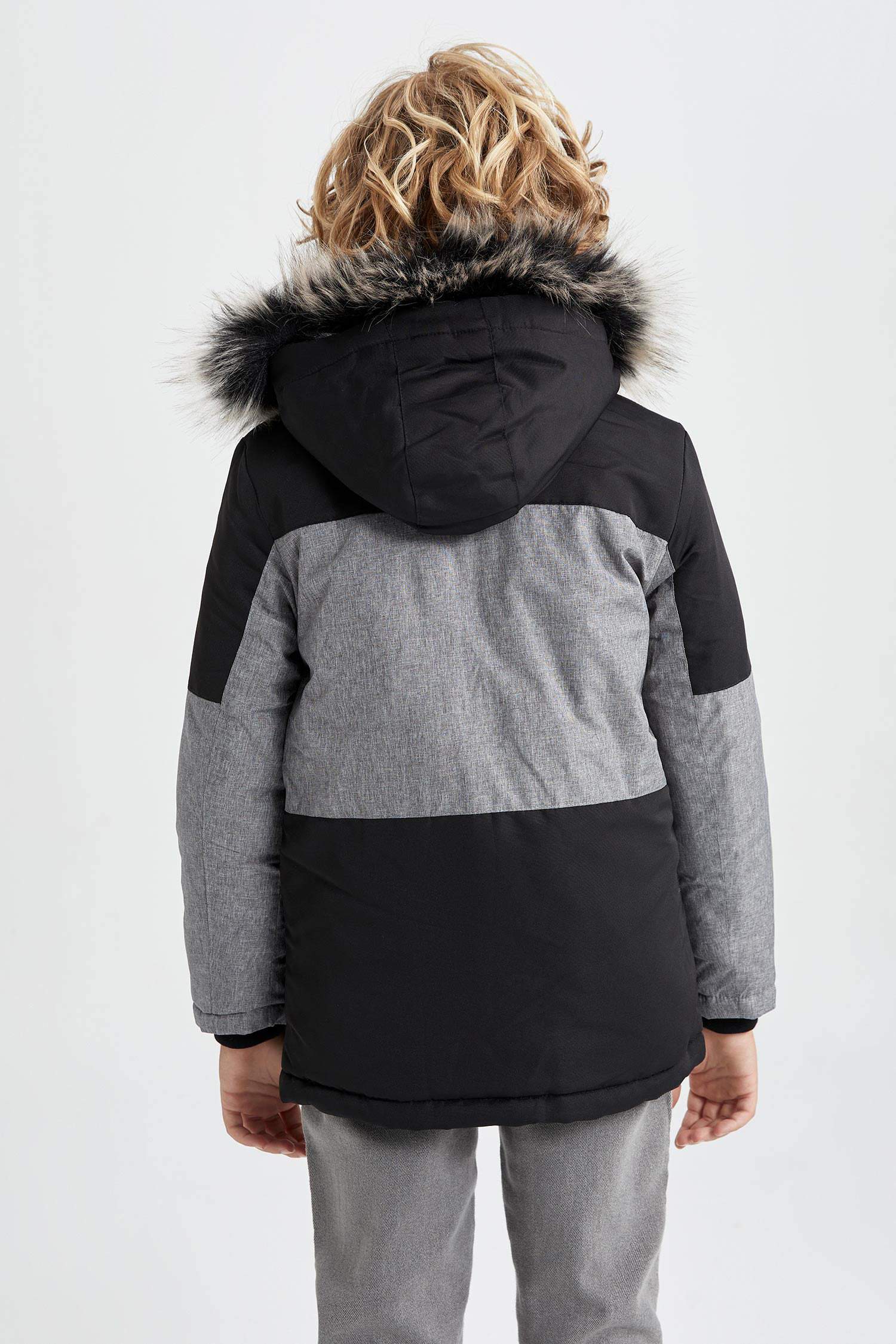 Erkek Çocuk Su İtici Kapüşonlu Çıkarılabilir Suni Kürk Polar Astarlı Şişme Kaban