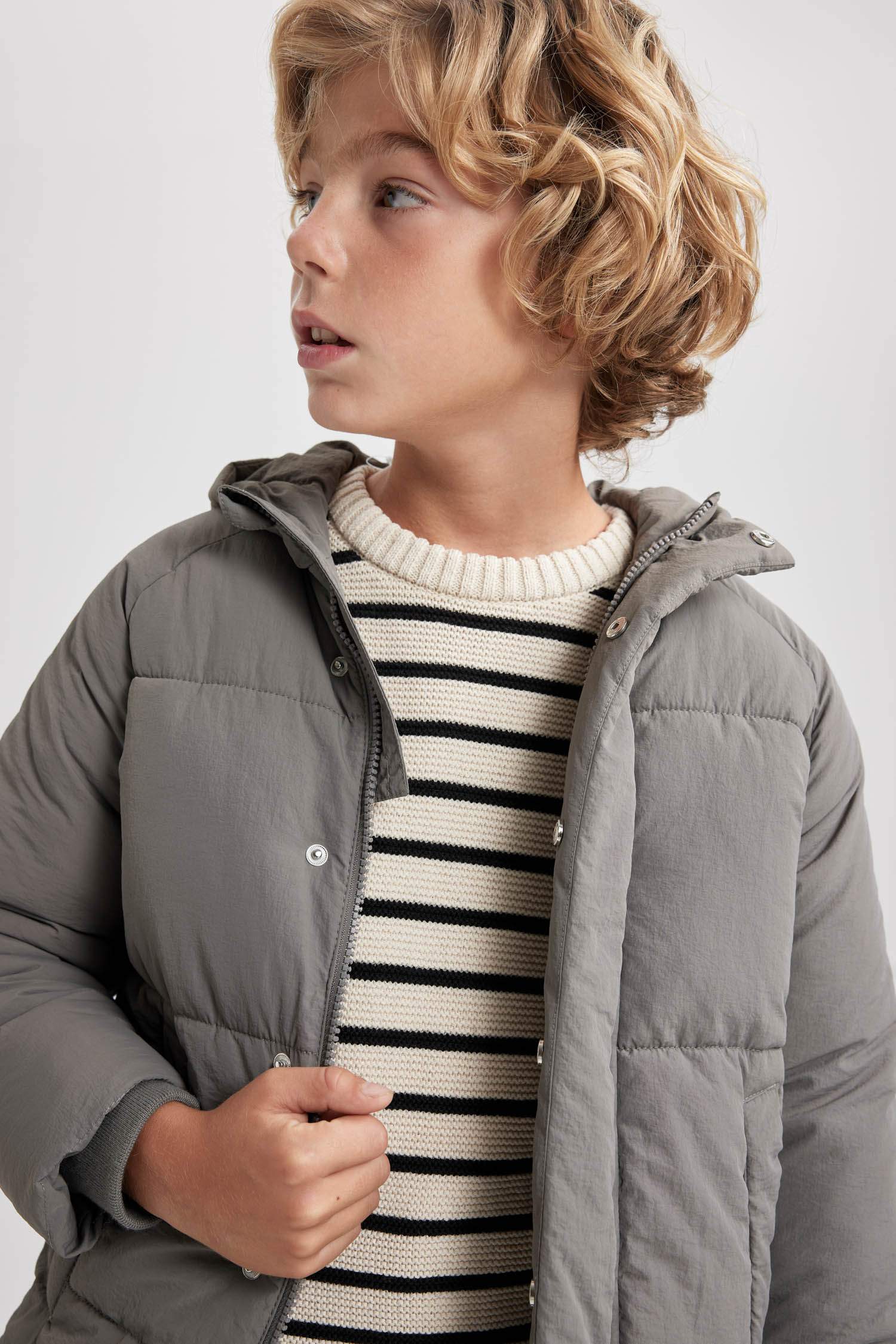 Boy Water Repellent Hooded Plush Lining Puffer Jacket