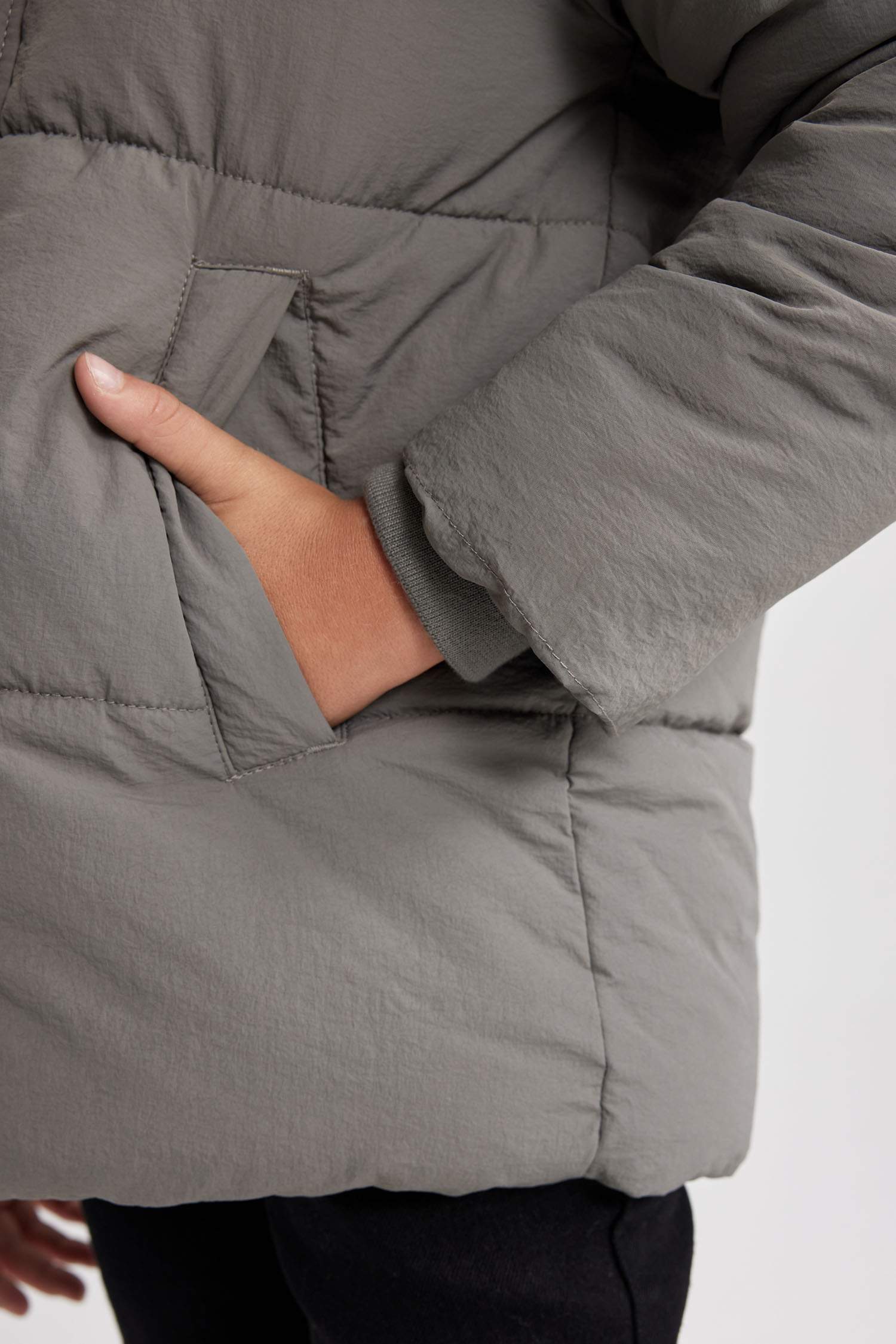 Boy Water Repellent Hooded Plush Lining Puffer Jacket