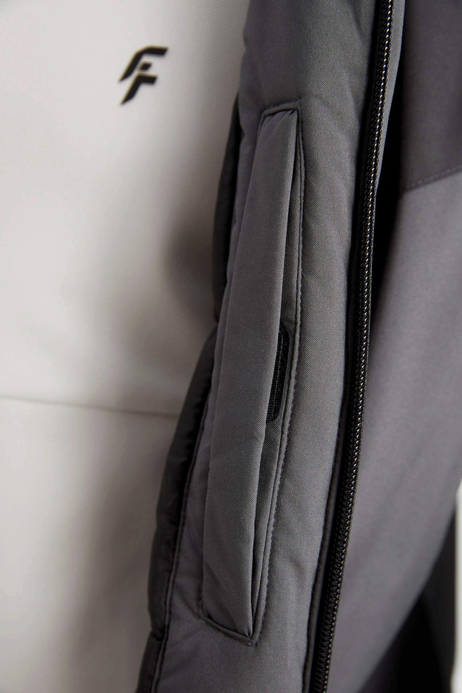 Termometreli Su İtici Rüzgar Geçirmez Slim Fit Dar Kesim Kapüşonlu Fermuarlı Mont