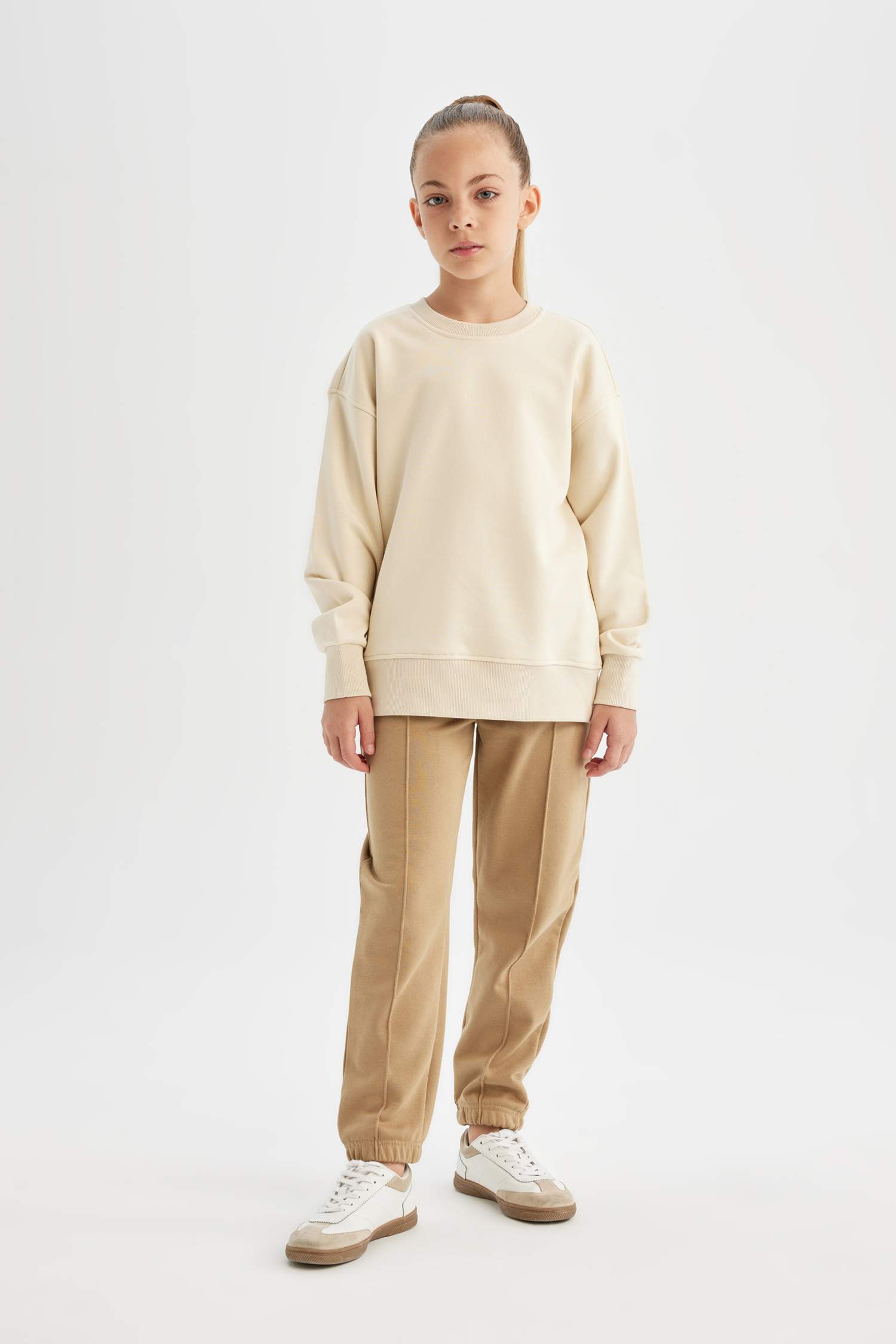 Қыздарға қалыпты пішім негізгі дөңгелек жаға Свитер