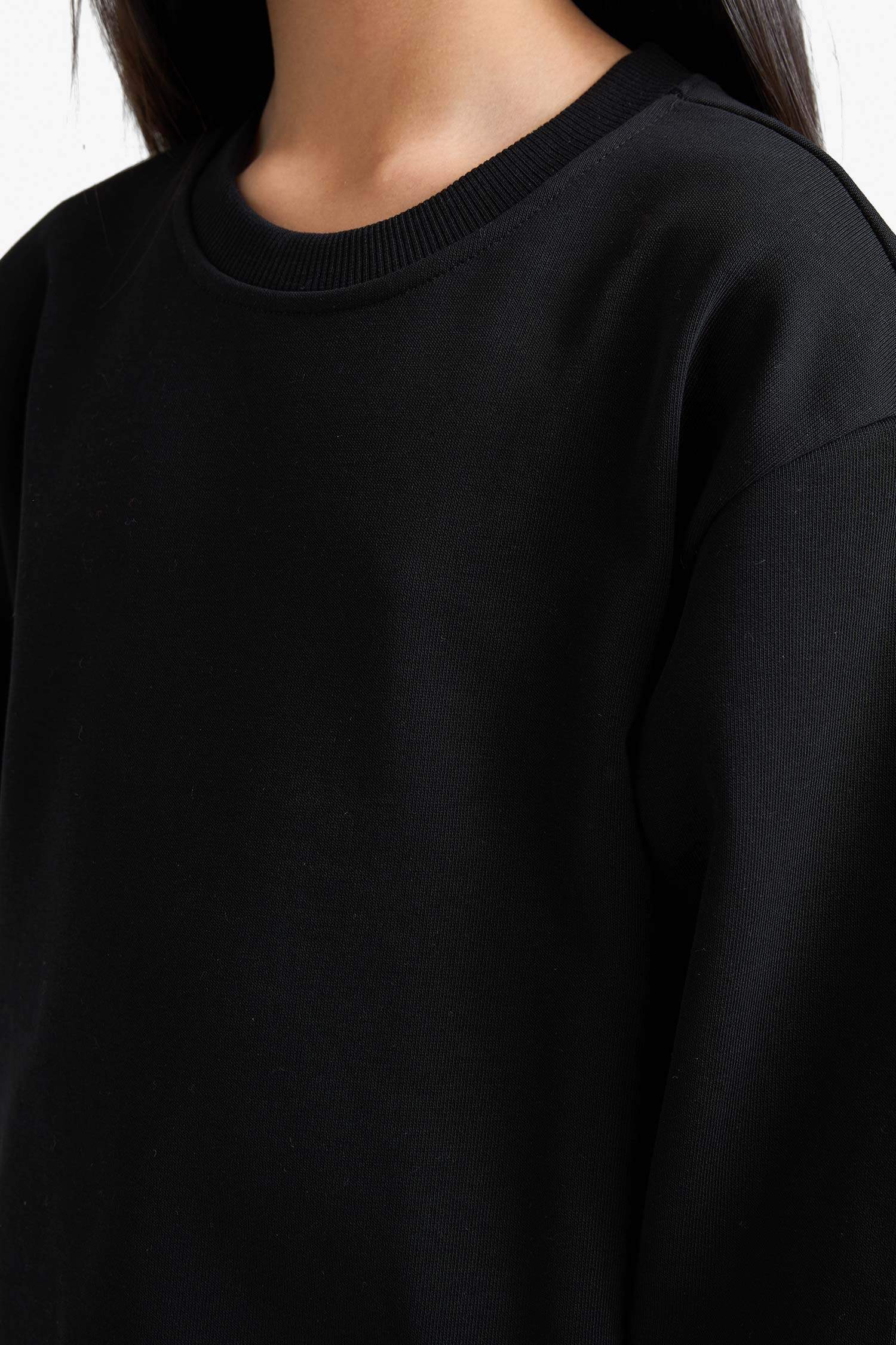 سويت شيرت بناتي بيزك قصة مريحة