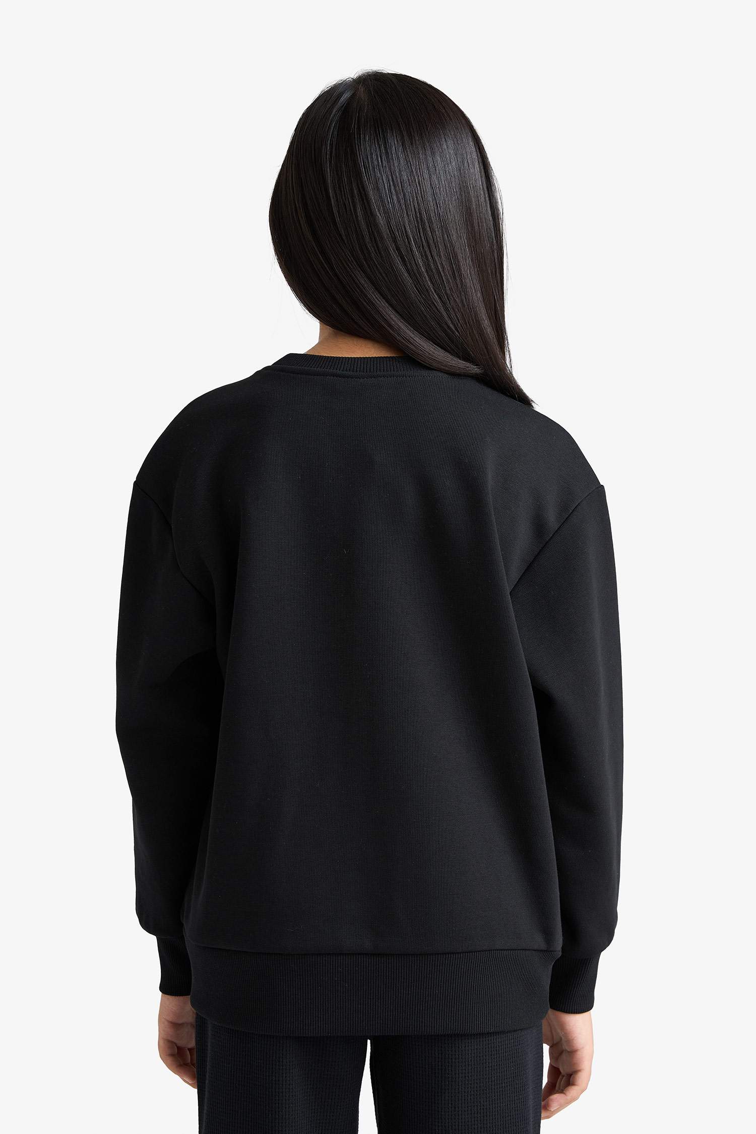 سويت شيرت بناتي بيزك قصة مريحة