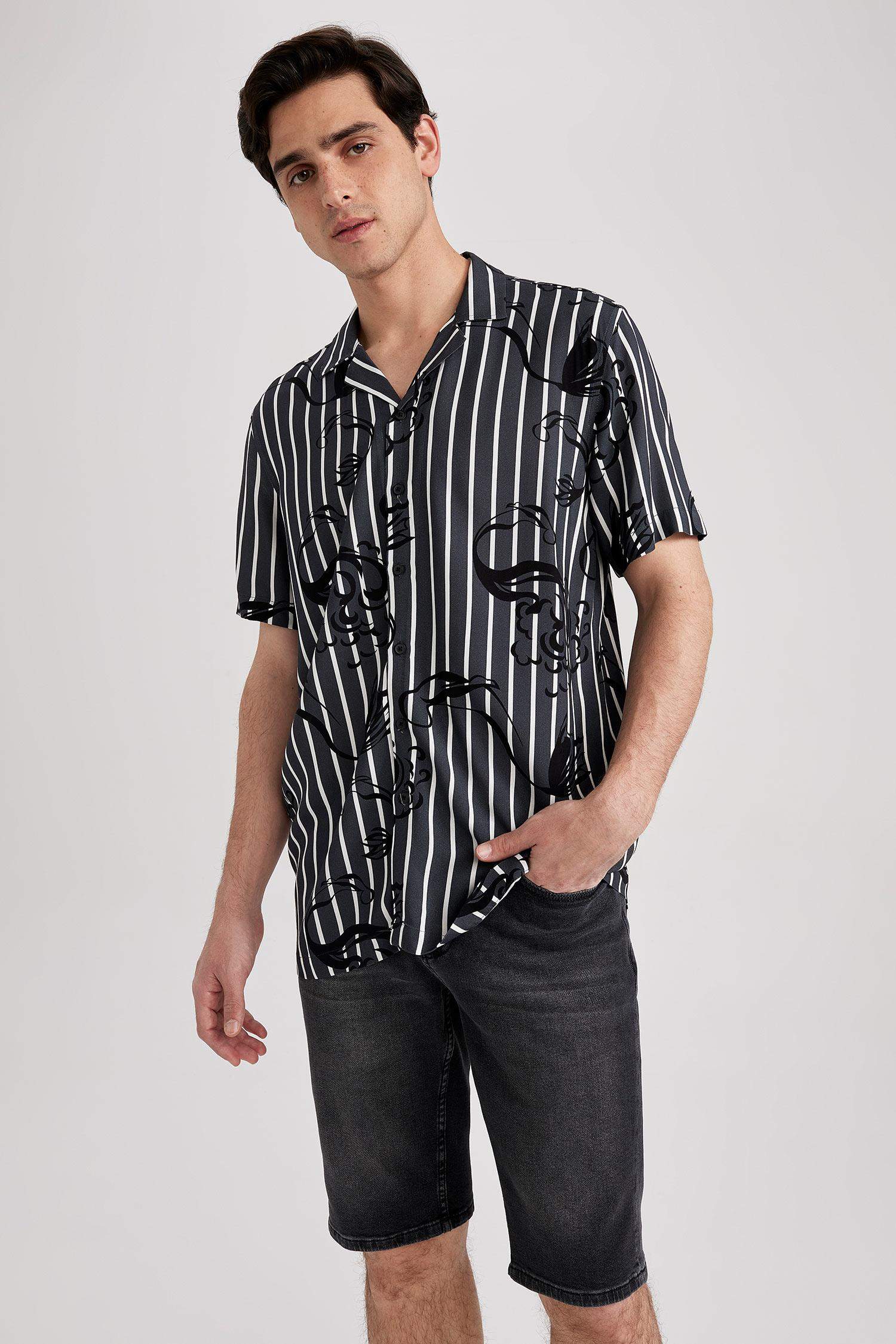 Regular Fit Printed Viscose Short Sleeve Shirt