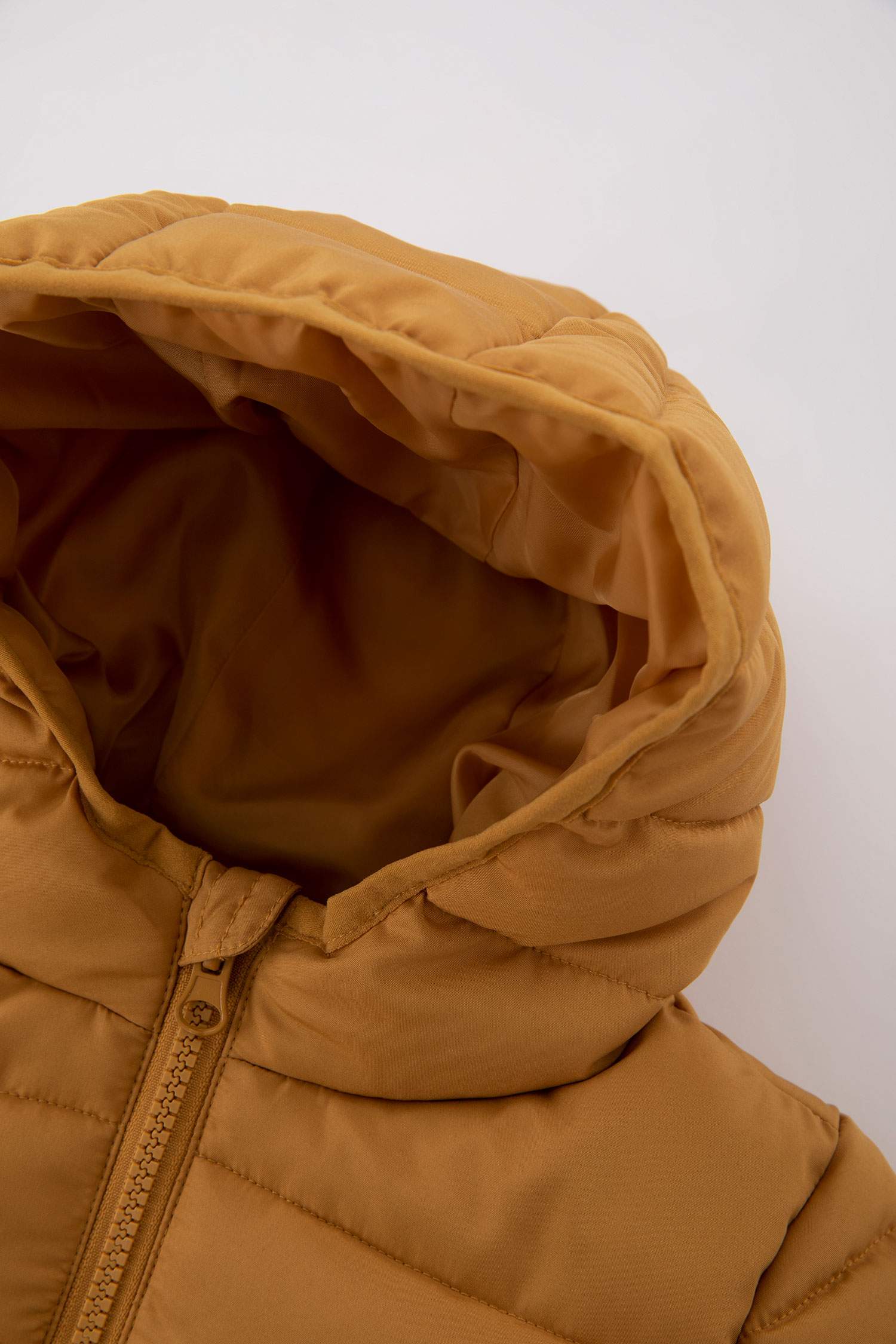 جاكيت ولادي مبطن بالصوف مقاوم للماء