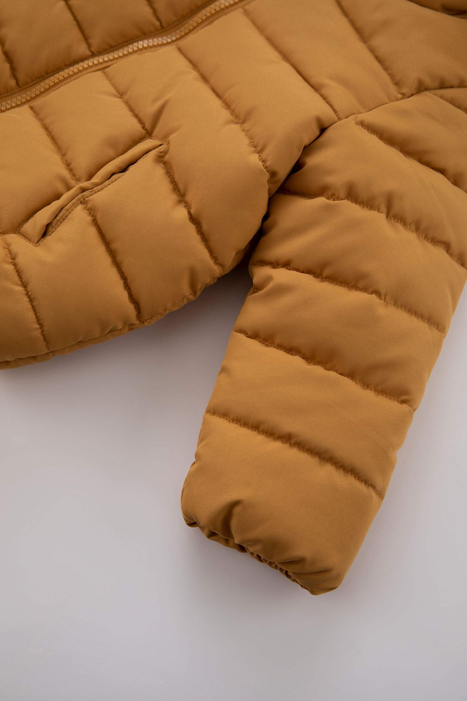 جاكيت ولادي مبطن بالصوف مقاوم للماء