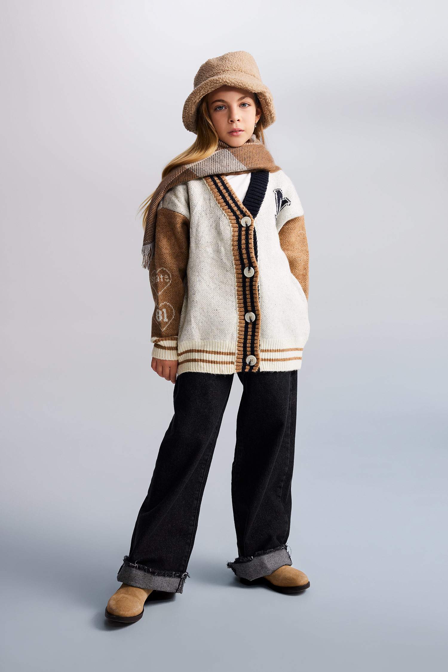 Regular Fit V-Neck Cardigan