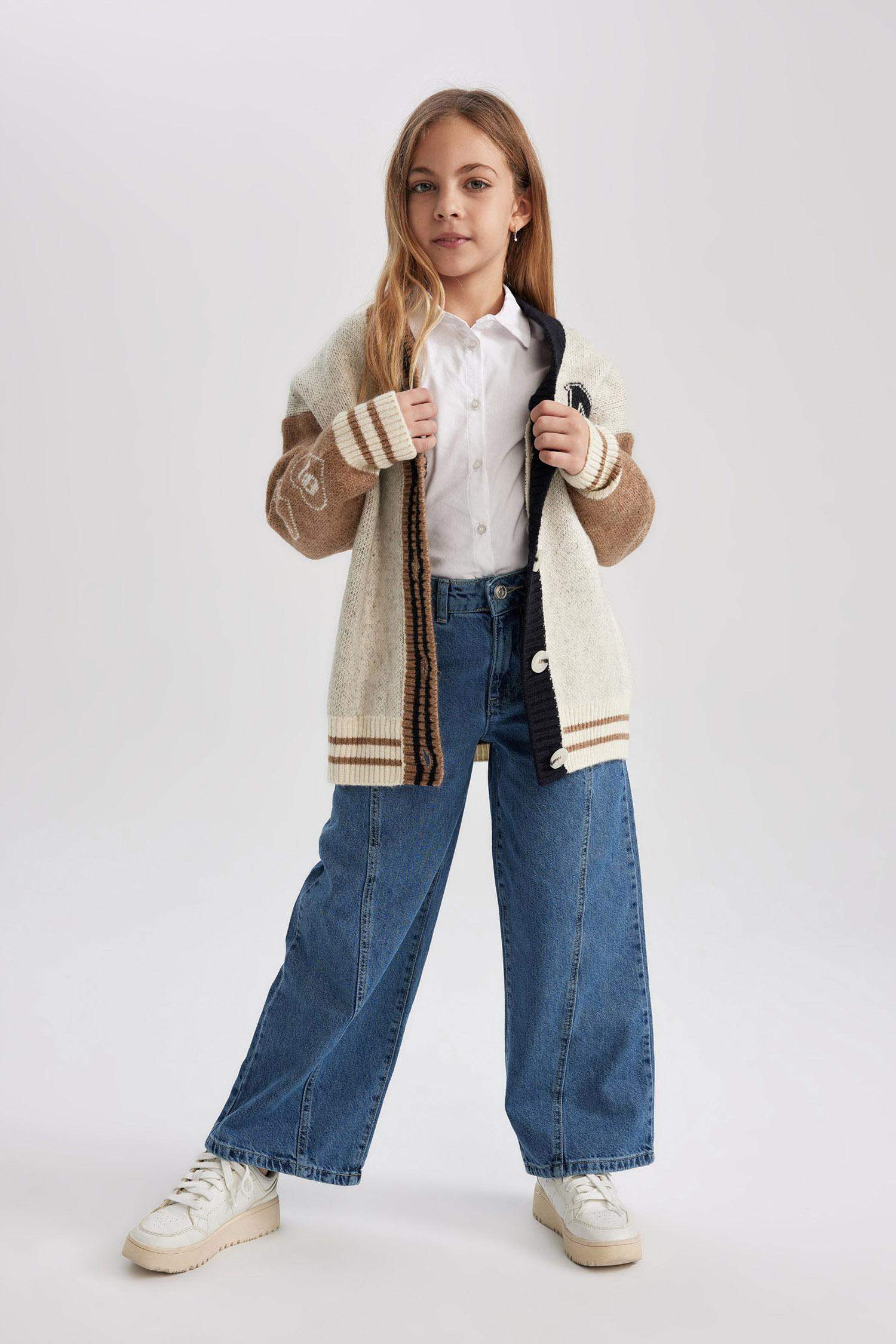 Regular Fit V-Neck Cardigan