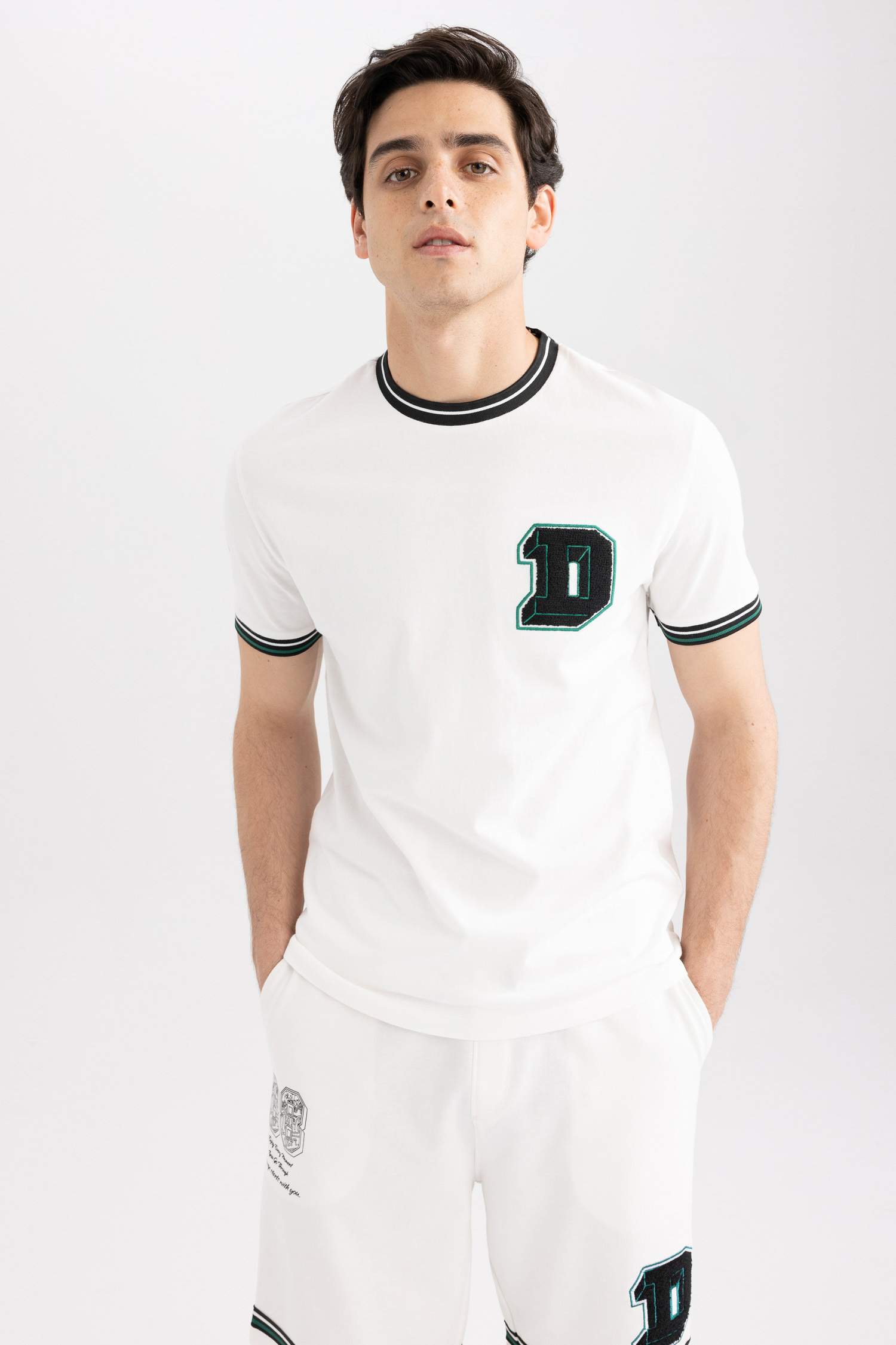 Шорты стандартного кроя