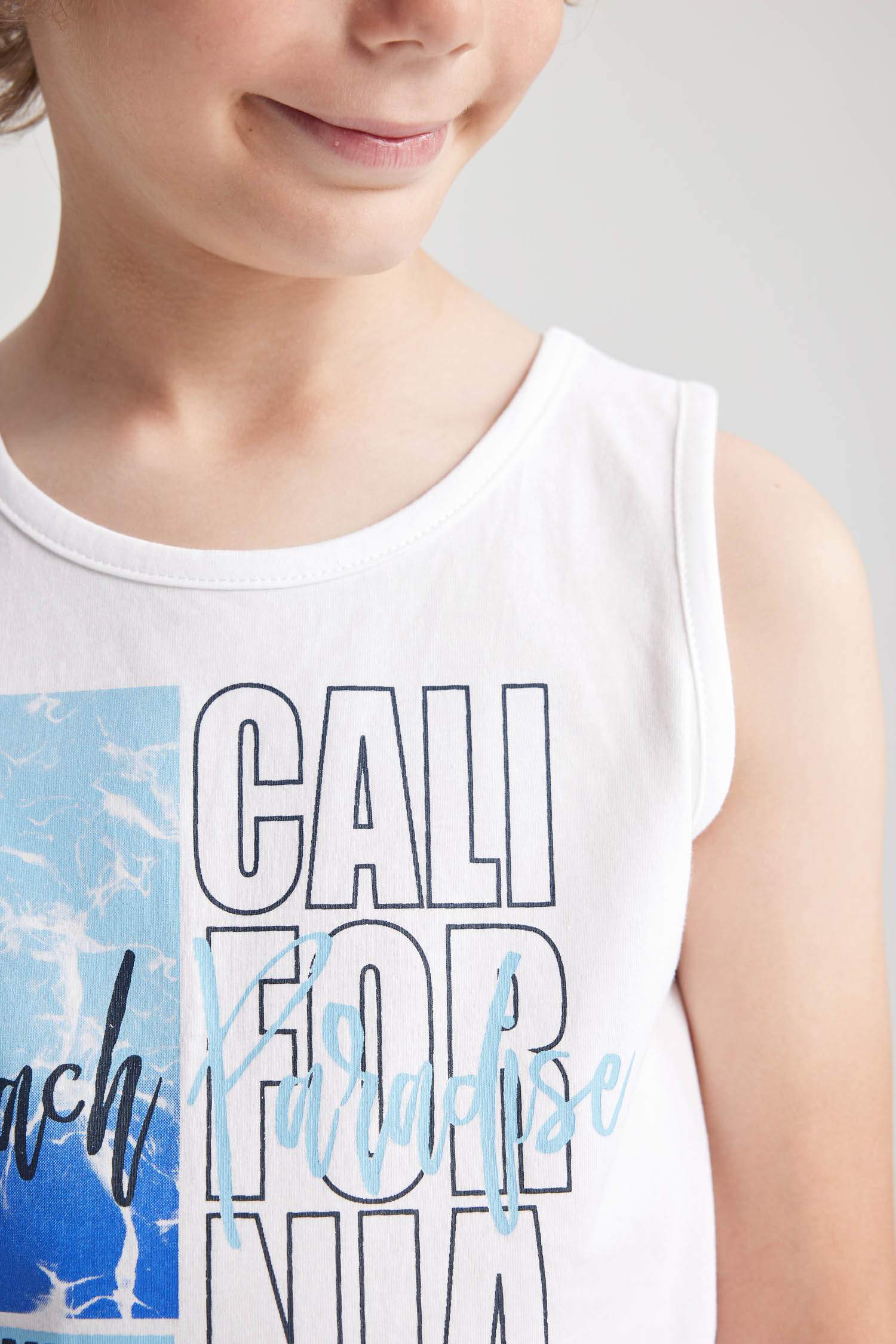 سيت ولادي شورت وفانيلة - قطعتين