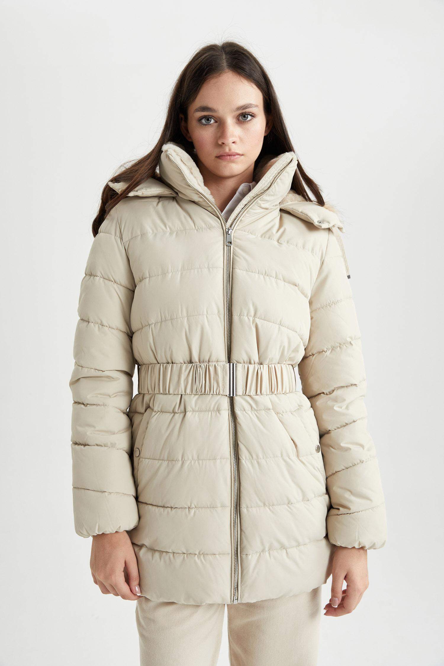 Su İtici Puffer Şişme Mont Rüzgar Geçirmez Kapüşonlu İçi Suni Kürklü Kapitoneli Kemerli Hafif Uzun