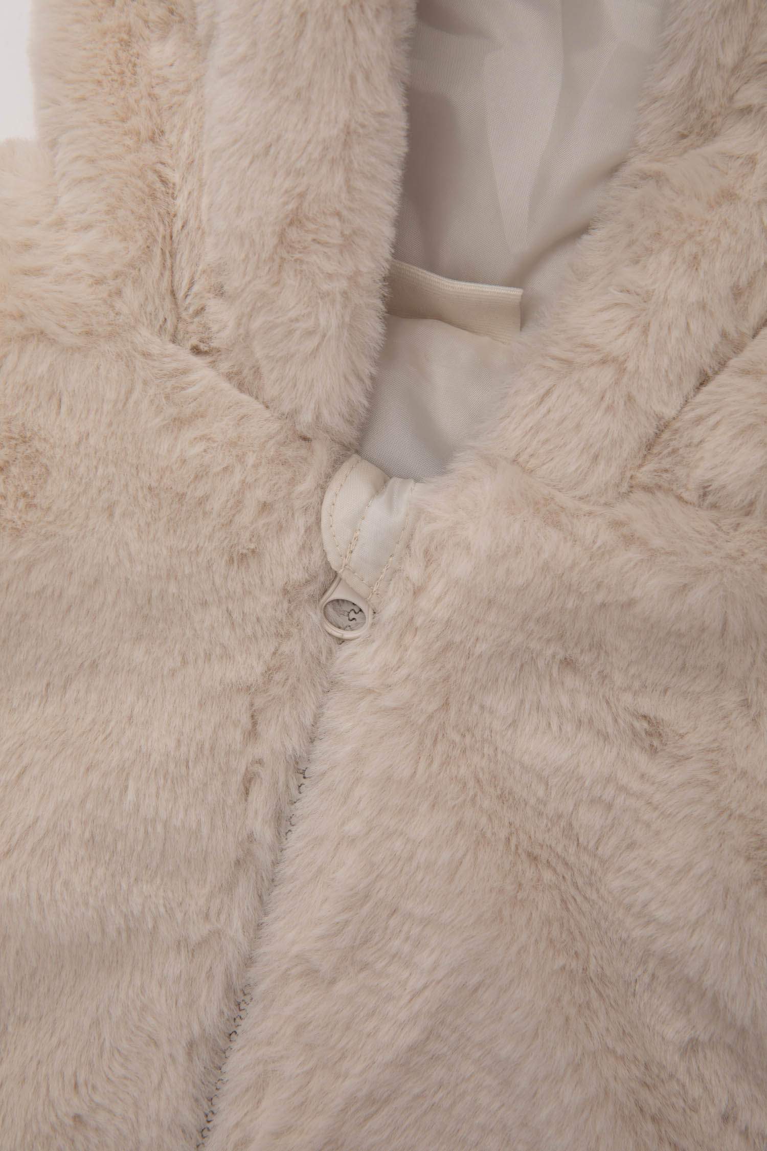 فيست بيبي بناتي فرو بكابيشون