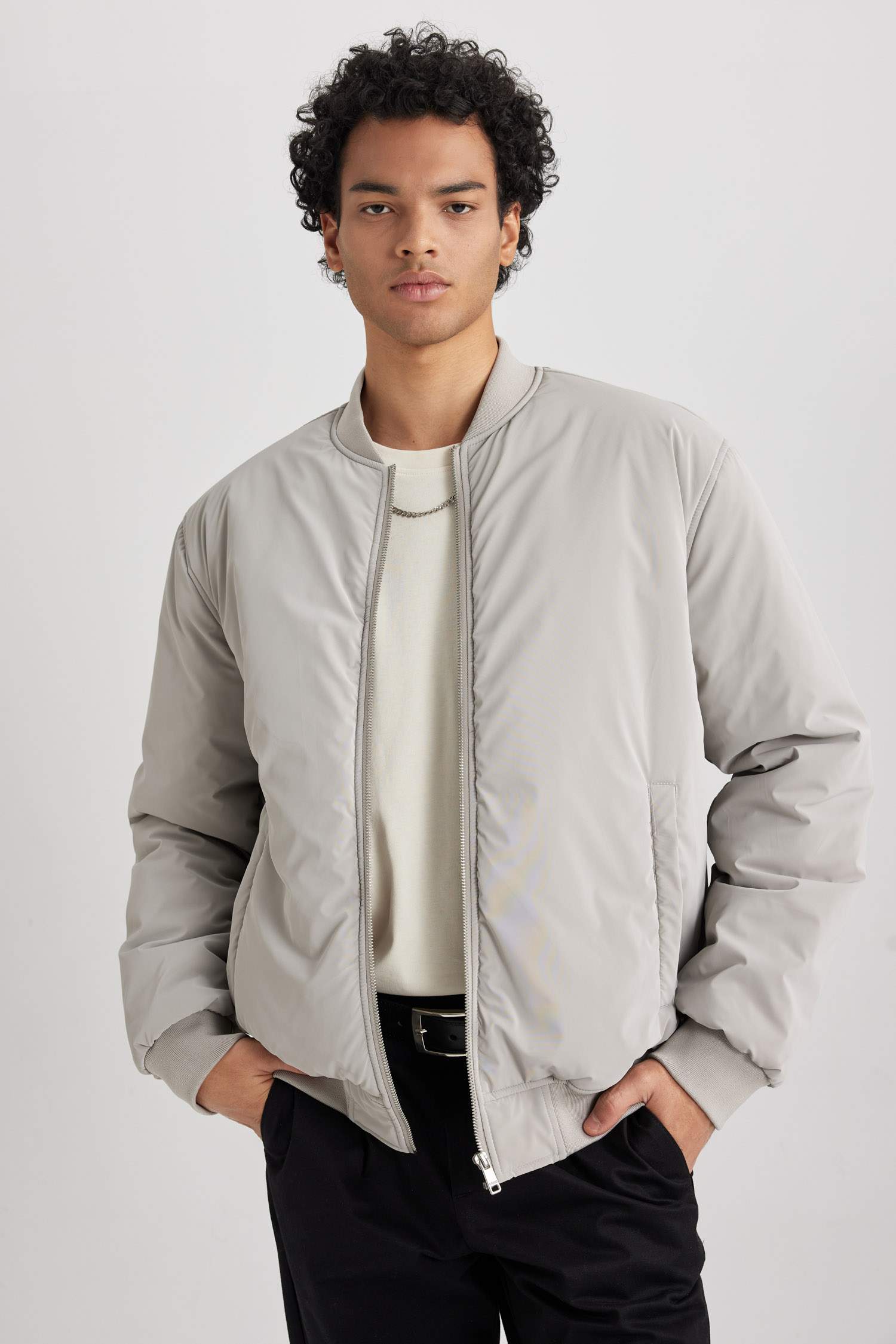 Куртка приталеного крою для чоловіків