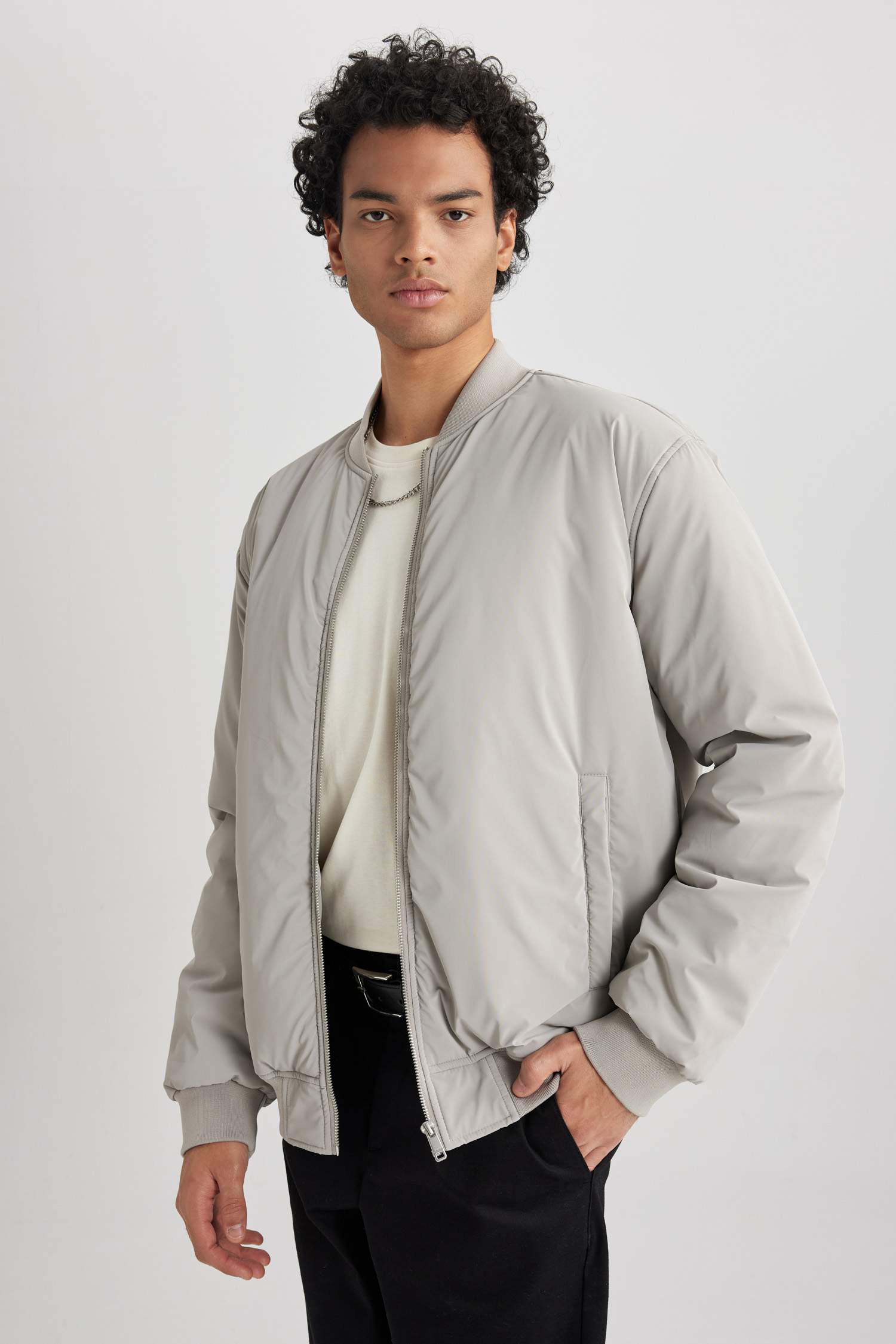 Куртка приталеного крою для чоловіків