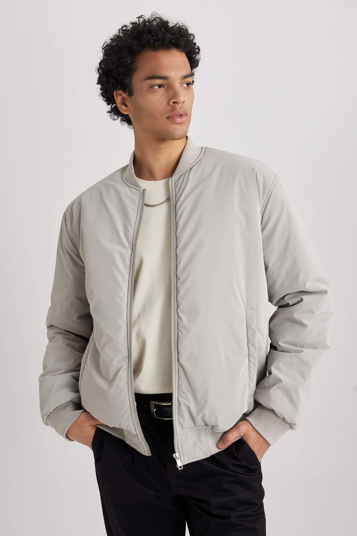 Куртка приталеного крою для чоловіків