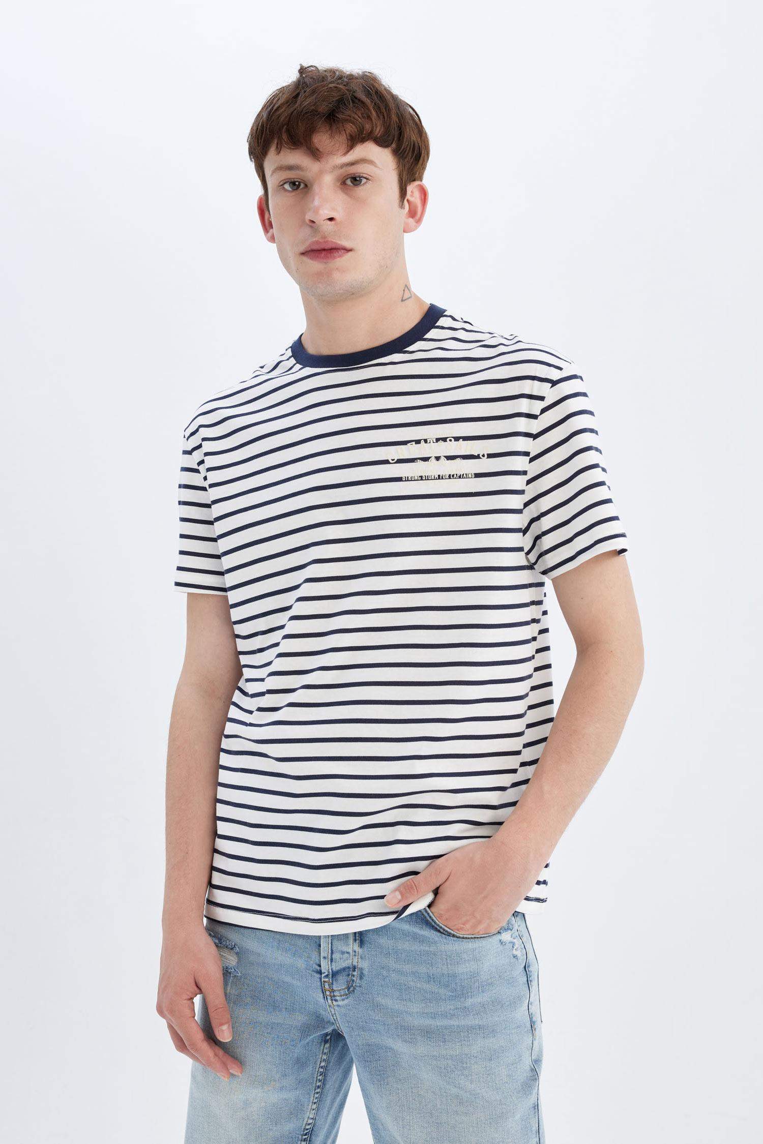 дөңгелек жаға минималл Қысқа жеңді футболка