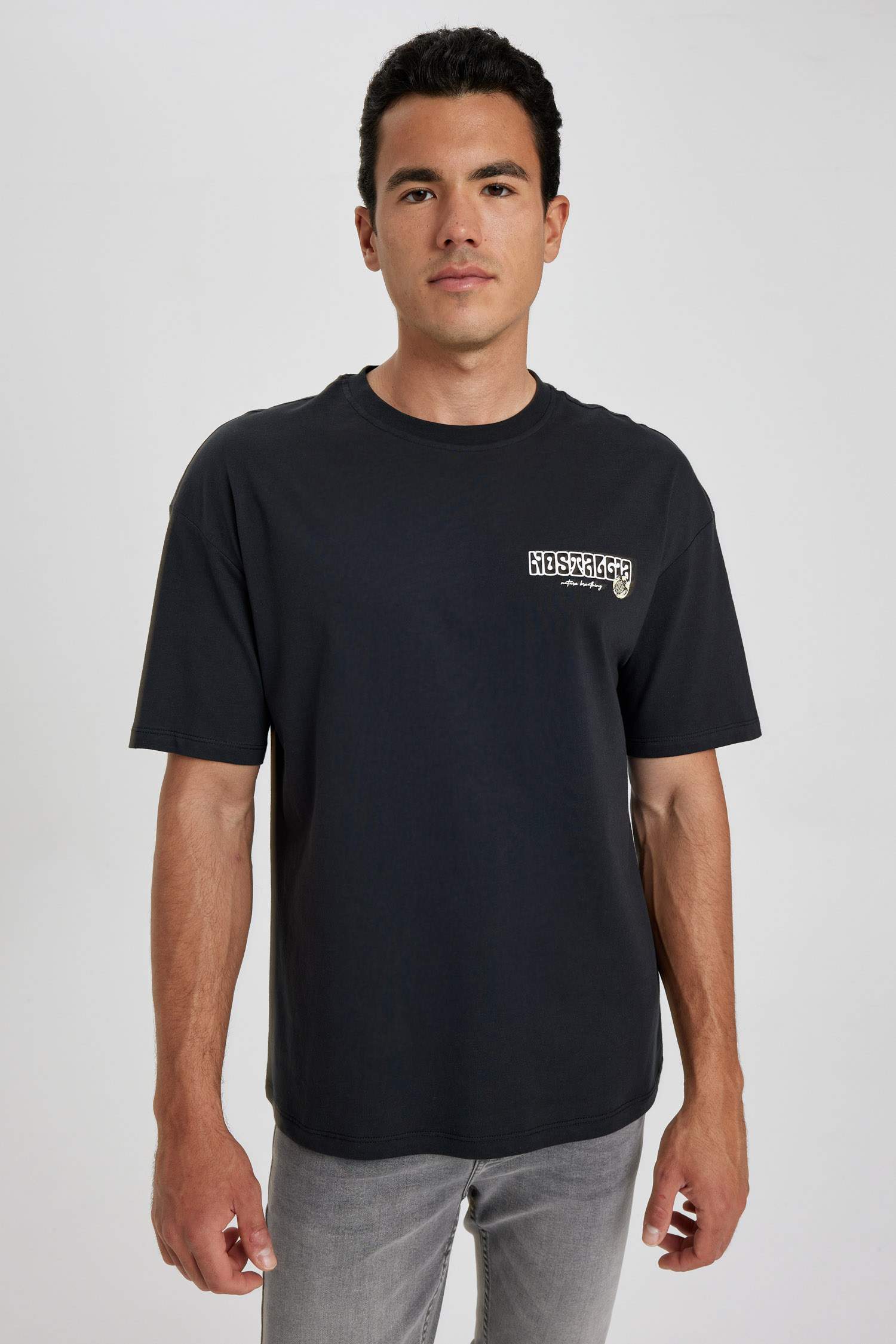 дөңгелек жаға минималл Қысқа жеңді футболка